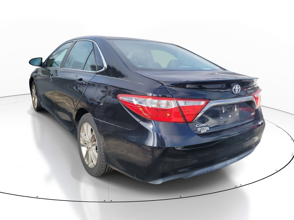 Used 2016 Toyota Camry SE Sedan