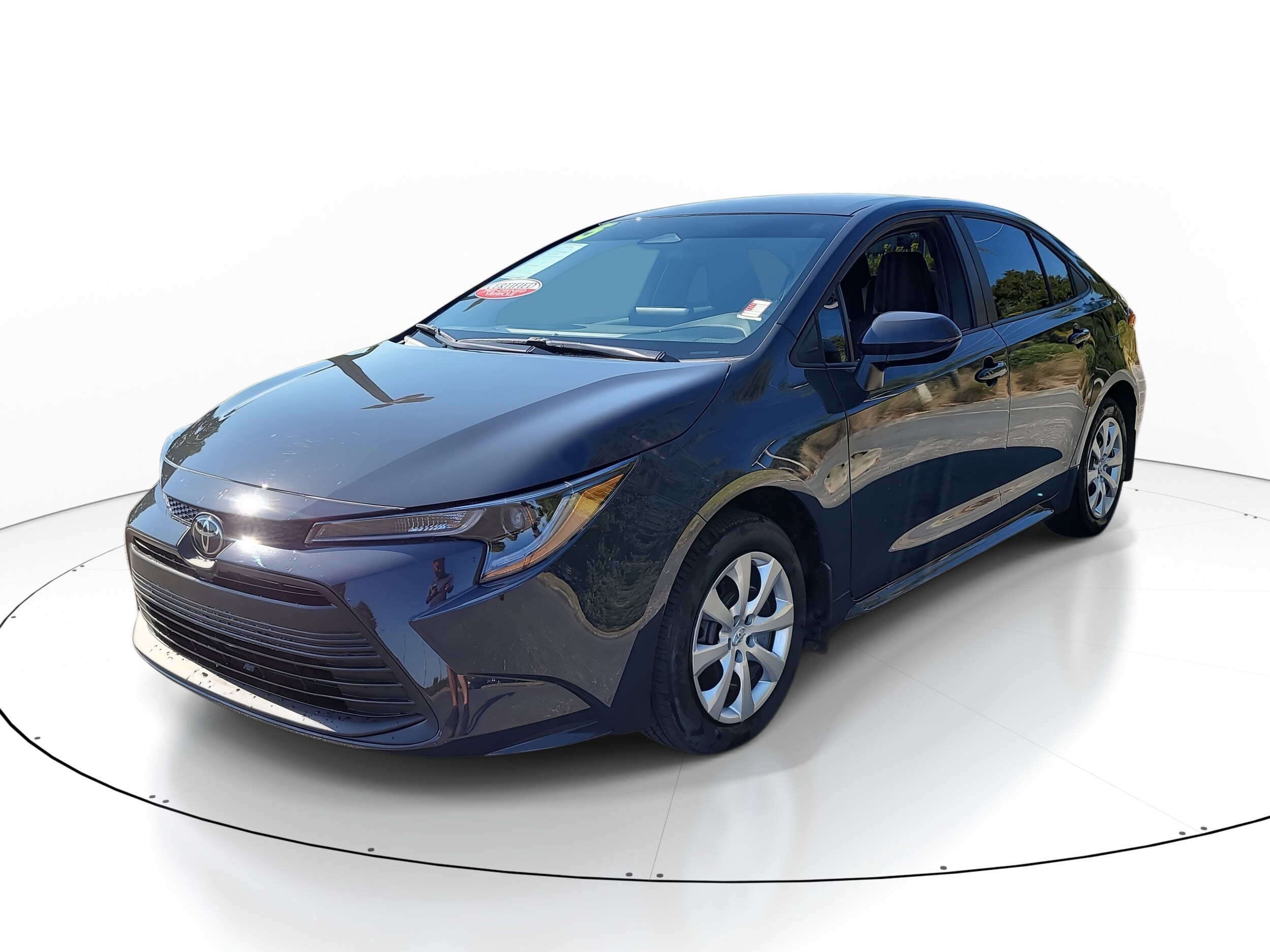 2025 Toyota Corolla LE photo 4