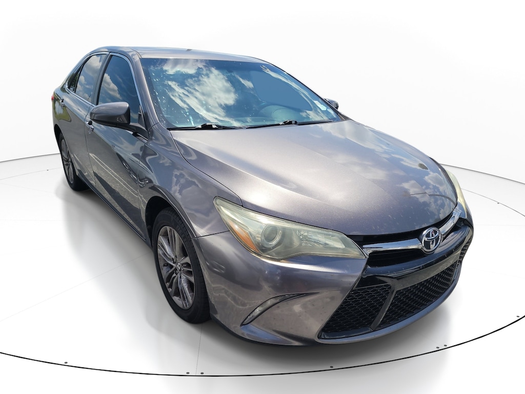 Used 2016 Toyota Camry XLE Sedan