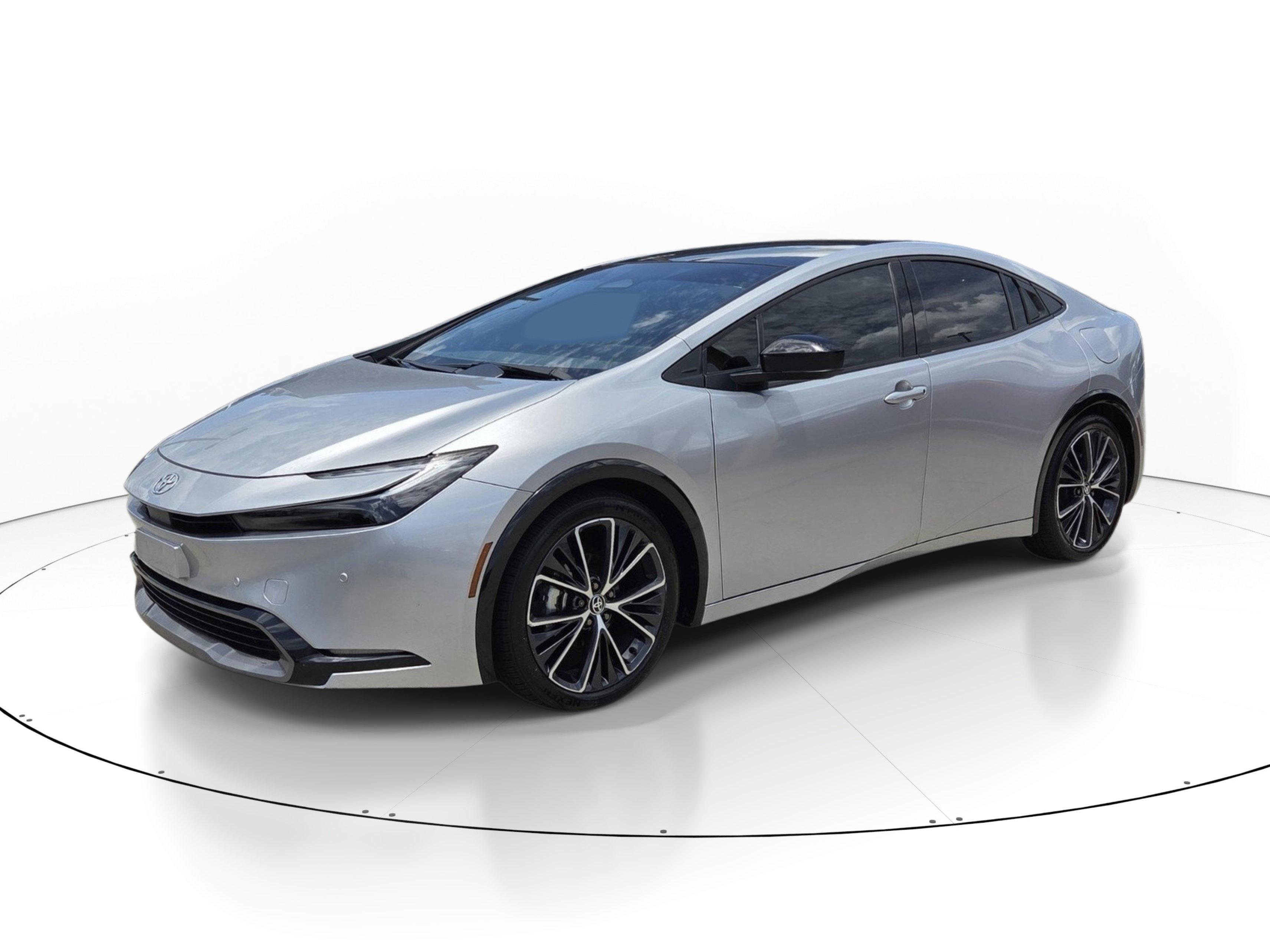 Used 2025 Toyota Prius LE Hatchback