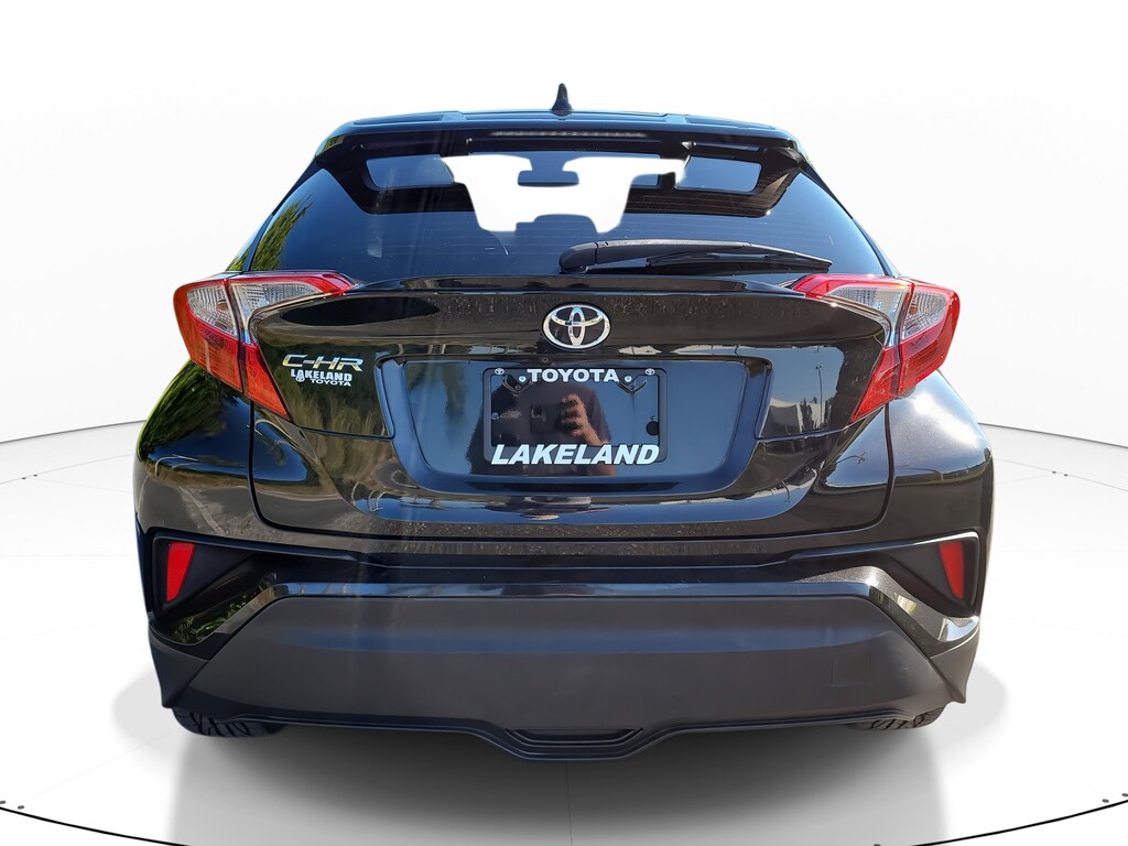 2019 Toyota C-HR LE photo 4