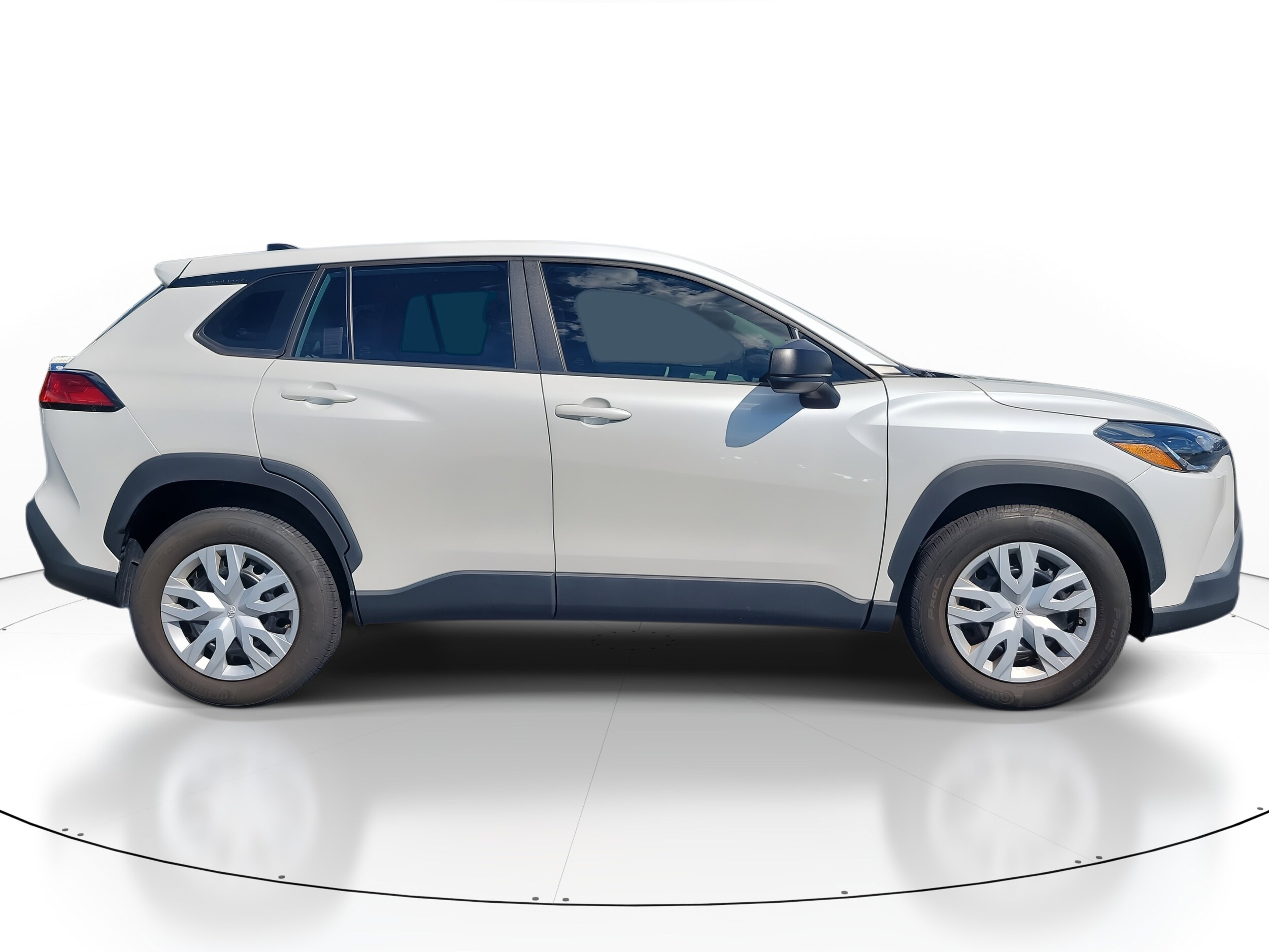 2023 Toyota Corolla Cross L photo 4