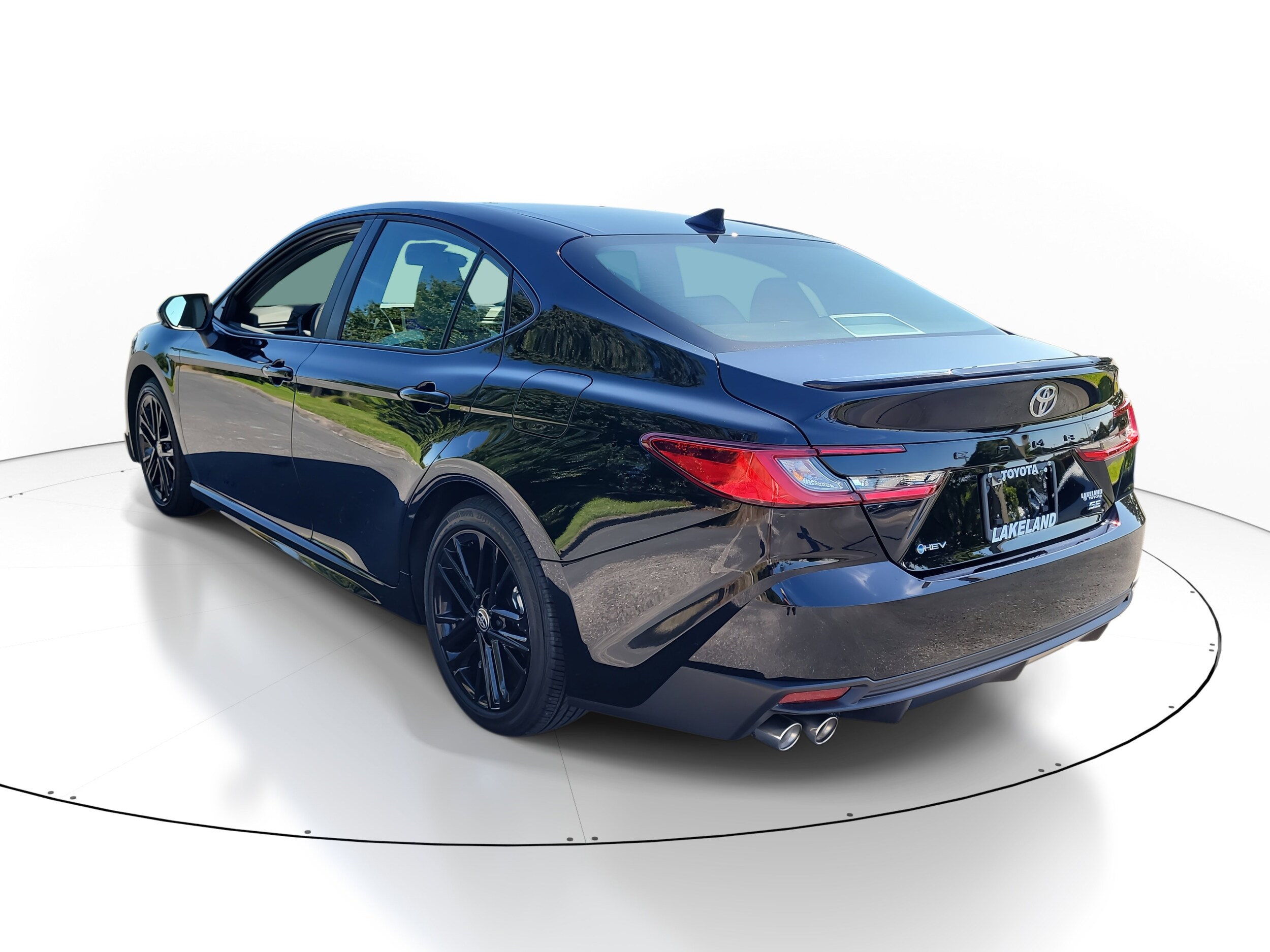 2025 Toyota Camry SE photo 2
