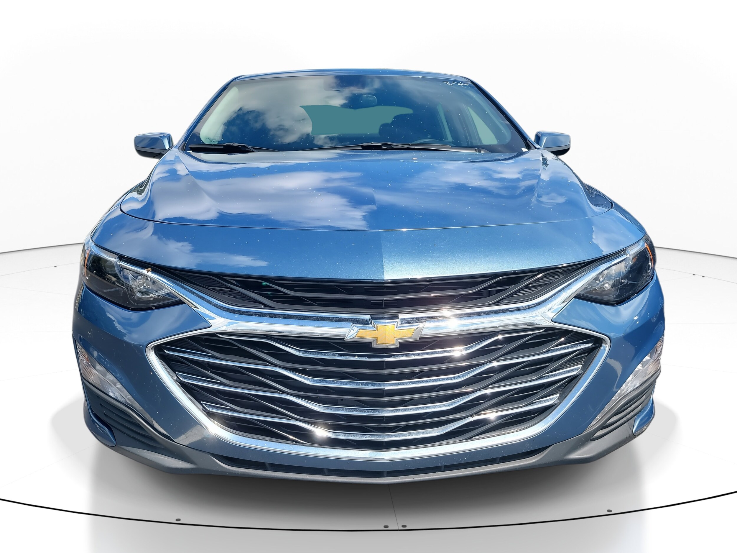 2024 Chevrolet Malibu 1LT photo 2