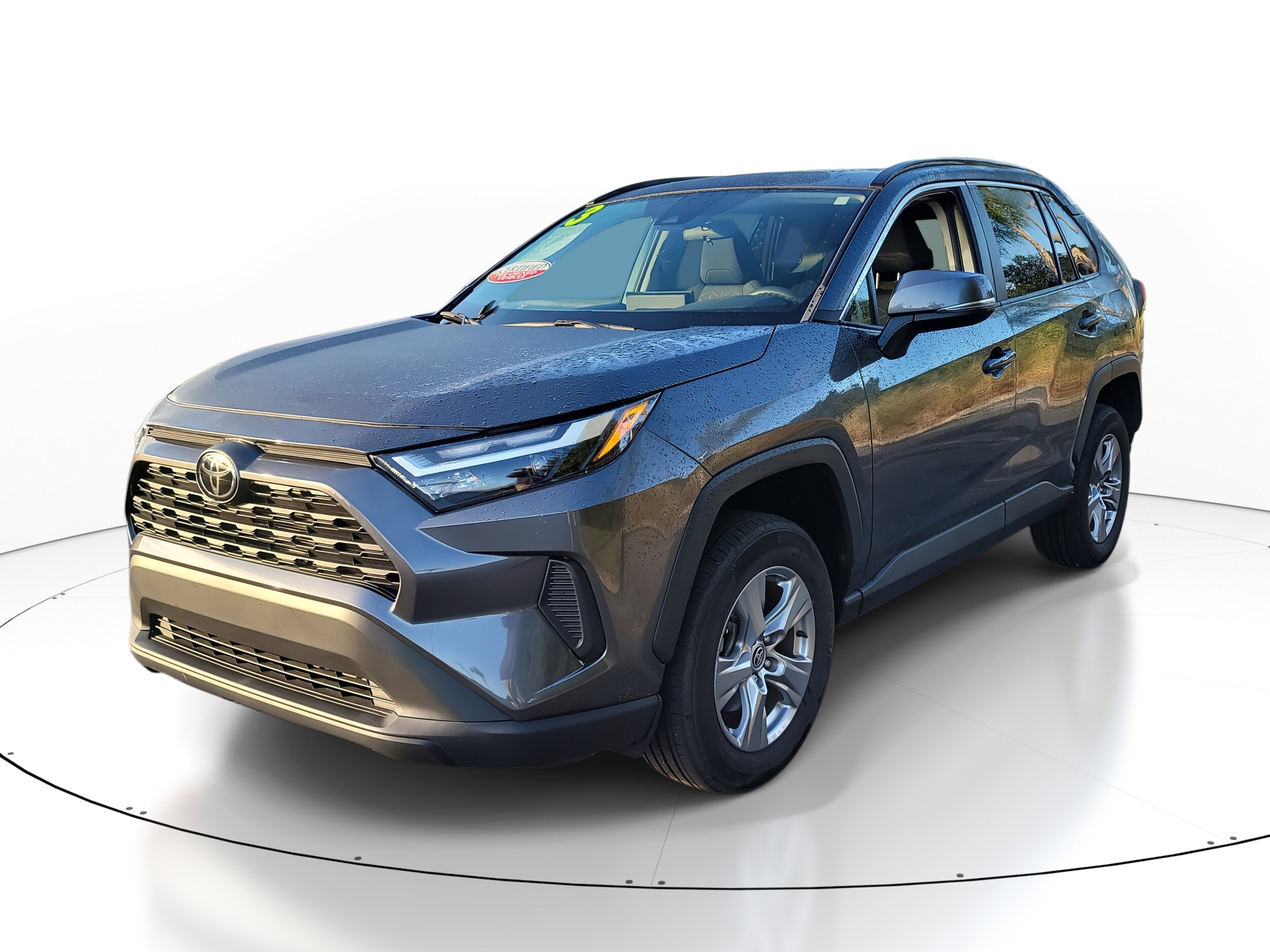 2023 Toyota RAV4 XLE photo 3