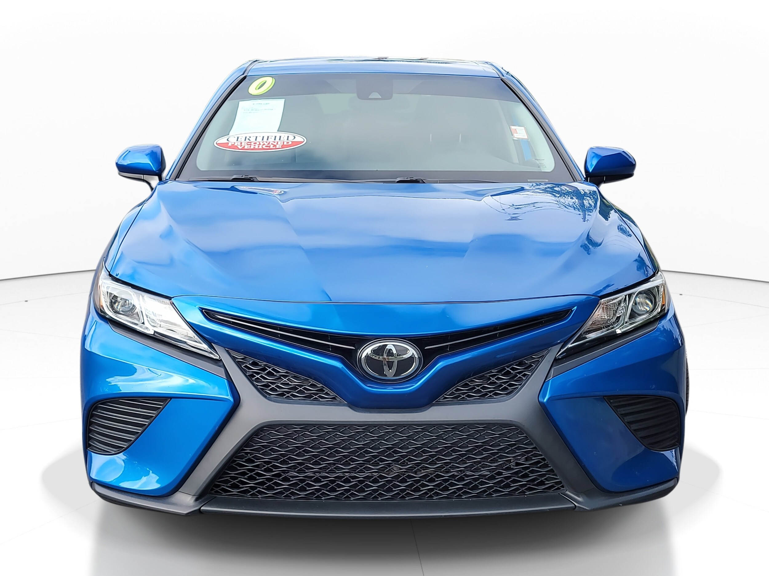 2020 Toyota Camry SE photo 2