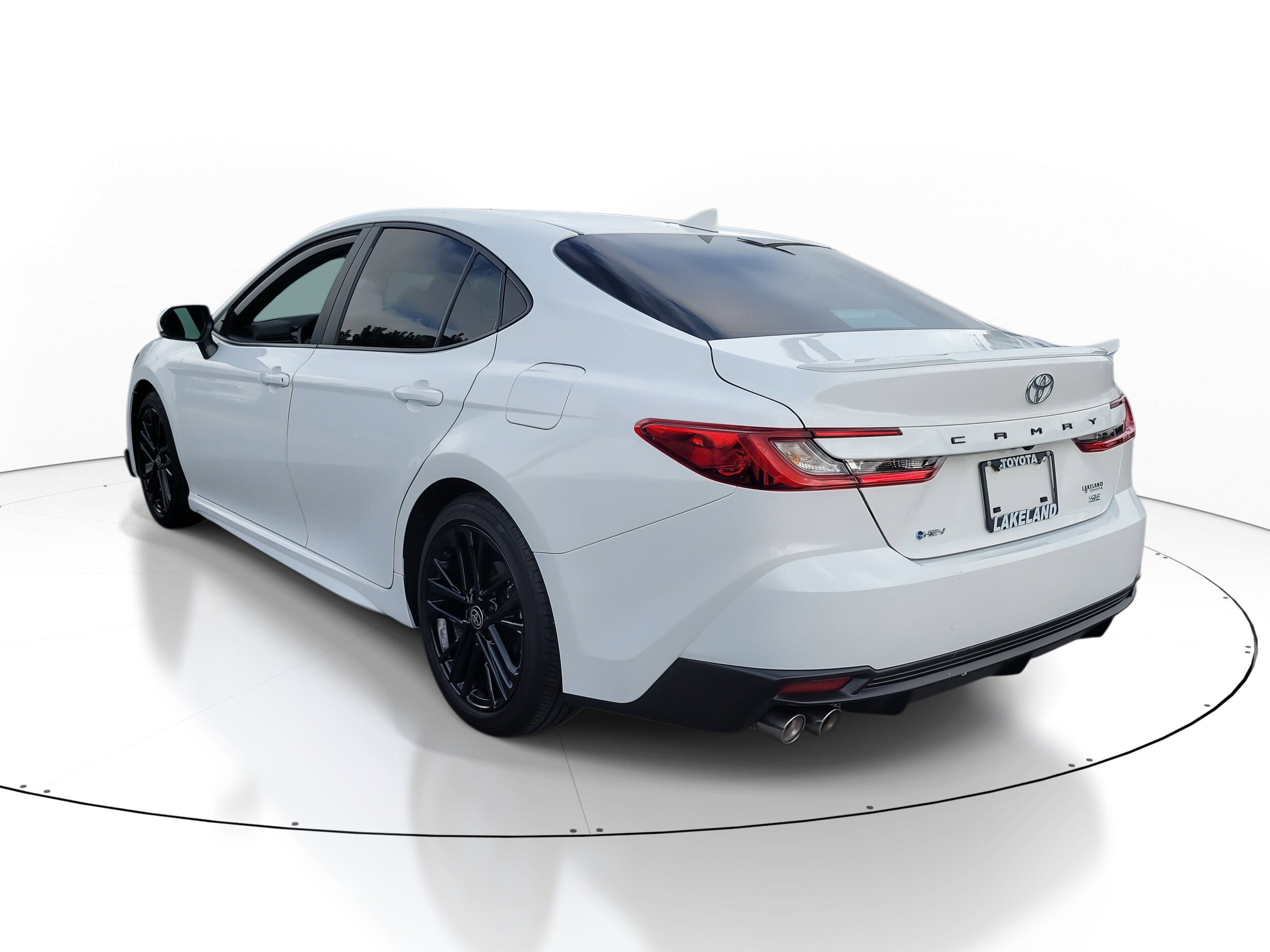 2025 Toyota Camry SE photo 4
