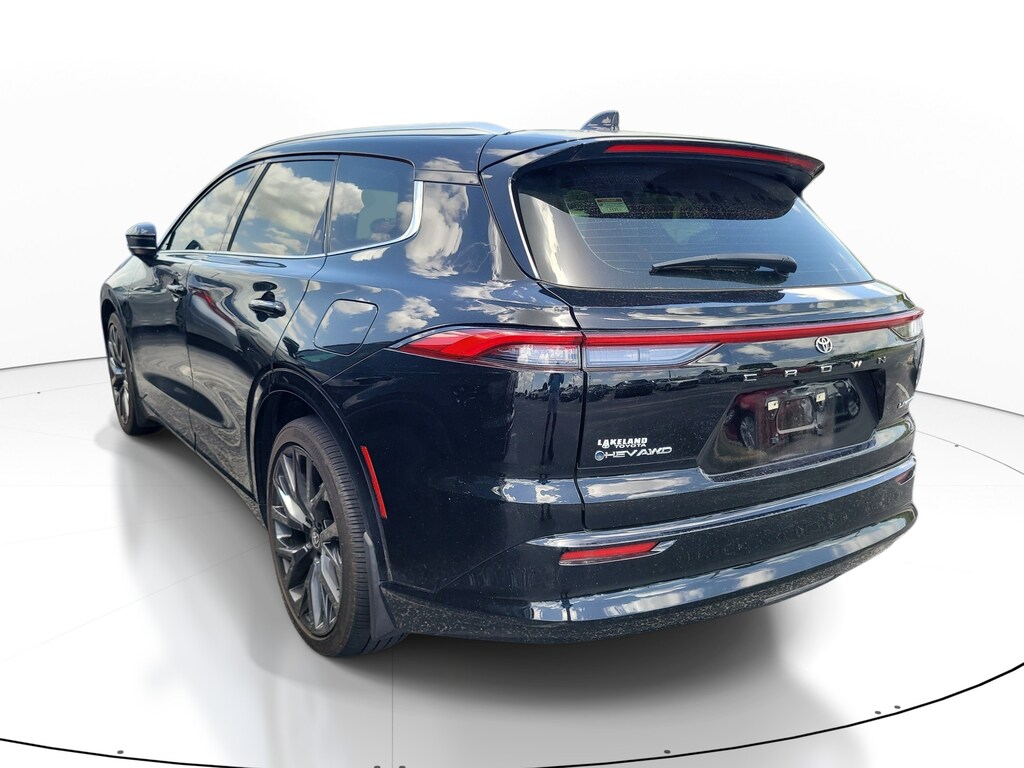 Used 2025 Toyota Crown Signia XLE SUV