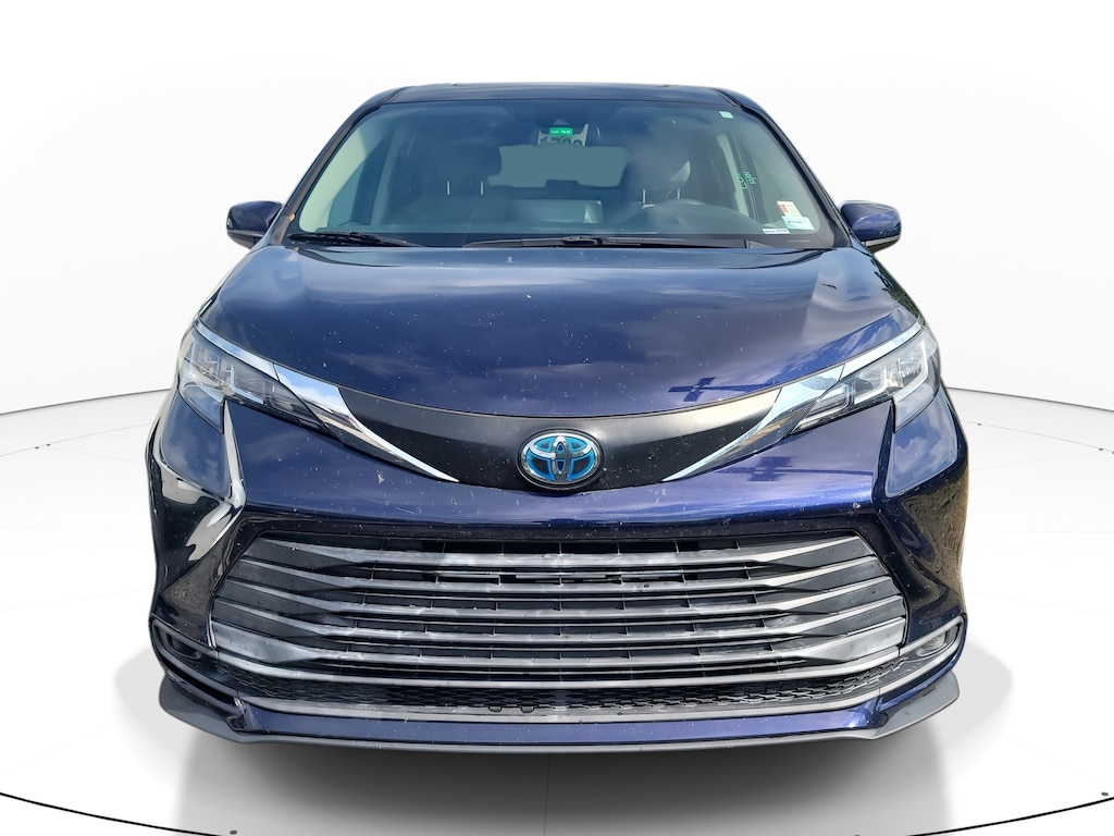 Used 2021 Toyota Sienna LE 8 Passenger Van