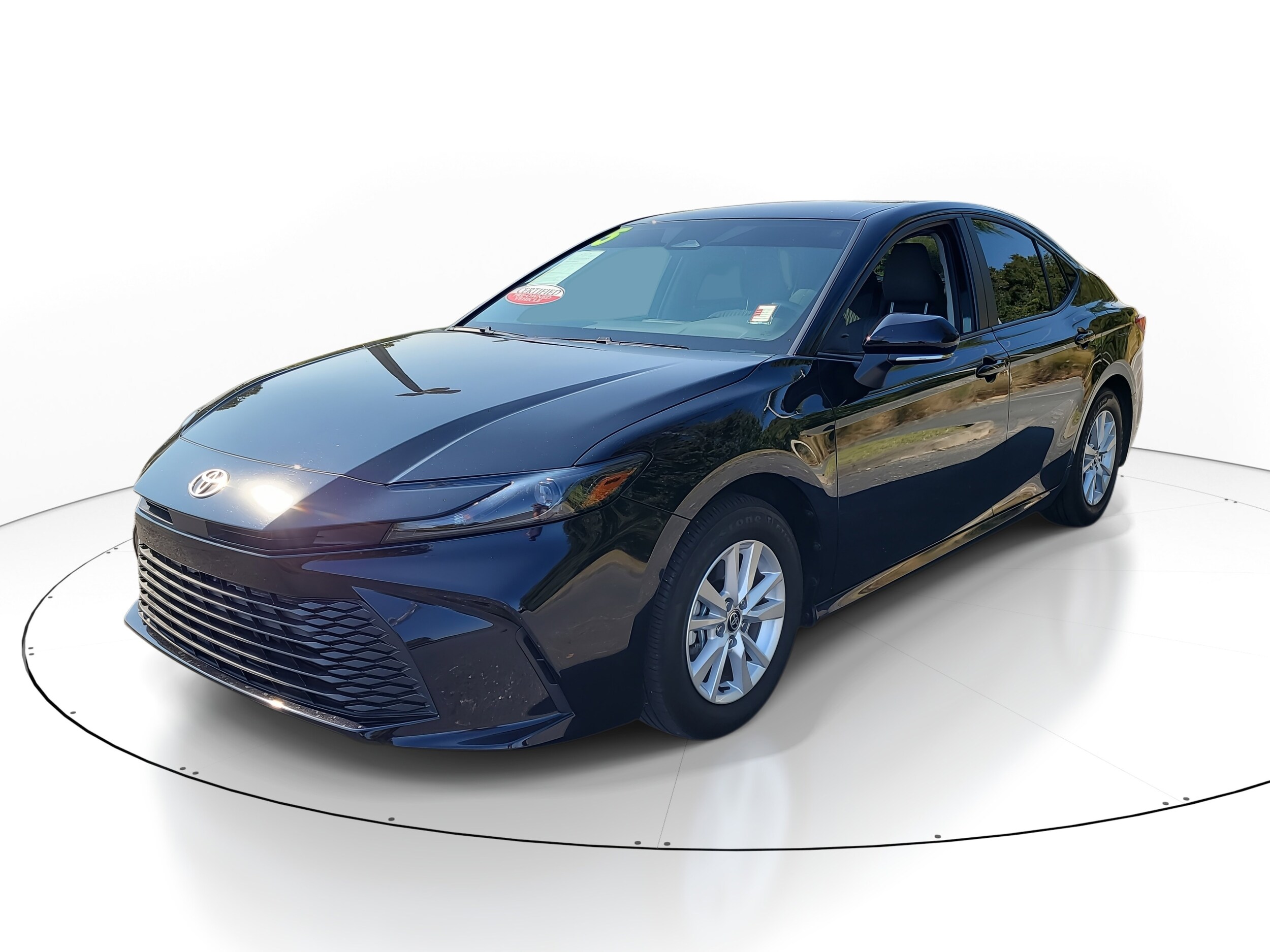 2025 Toyota Camry LE photo 3