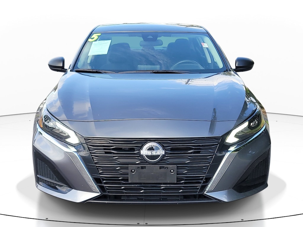 Used 2025 Nissan Altima SV Sedan