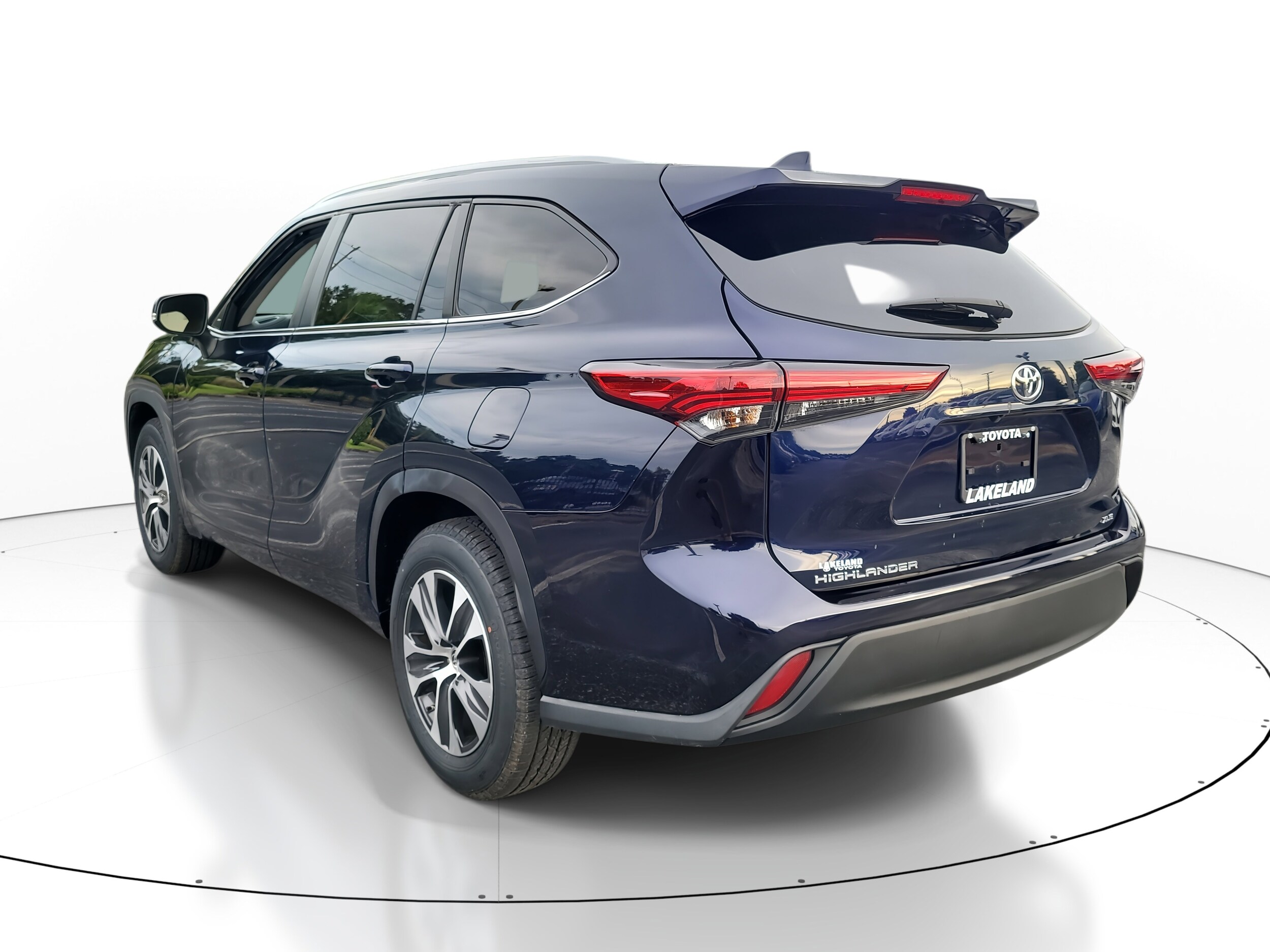 2023 Toyota Highlander XLE photo 4