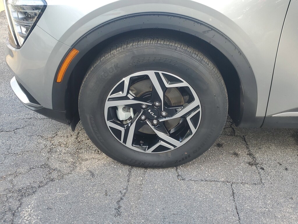 Used 2024 Kia Sportage LX SUV