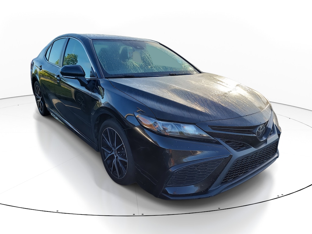 Used 2023 Toyota Camry SE Sedan