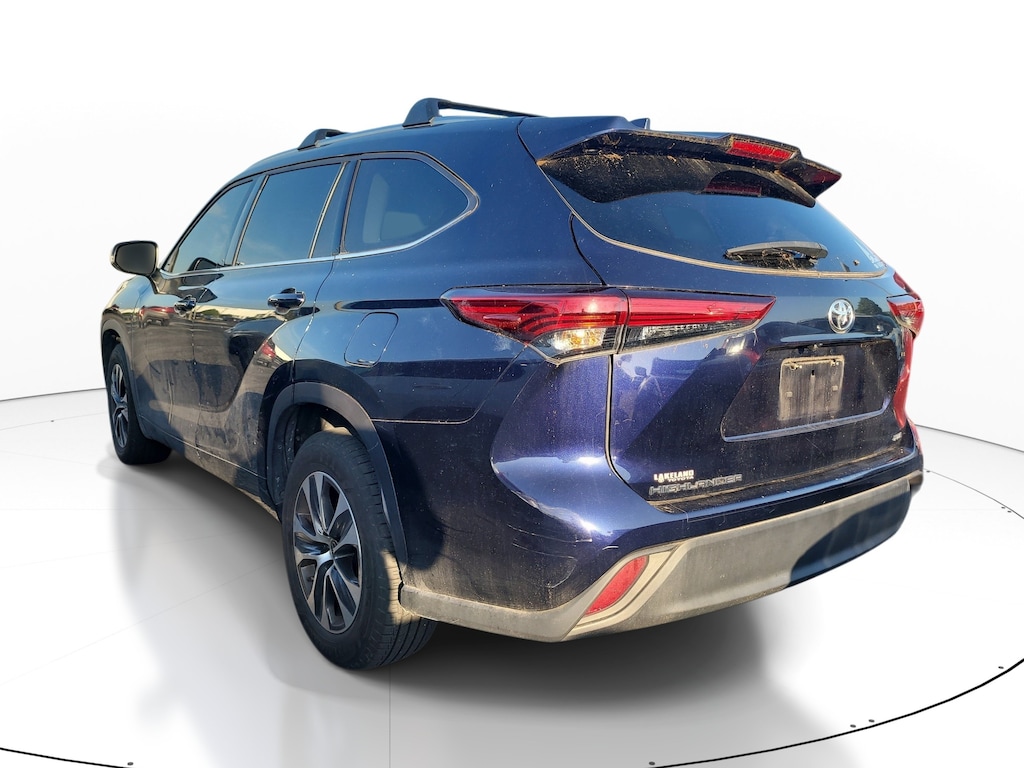 Used 2021 Toyota Highlander XLE SUV