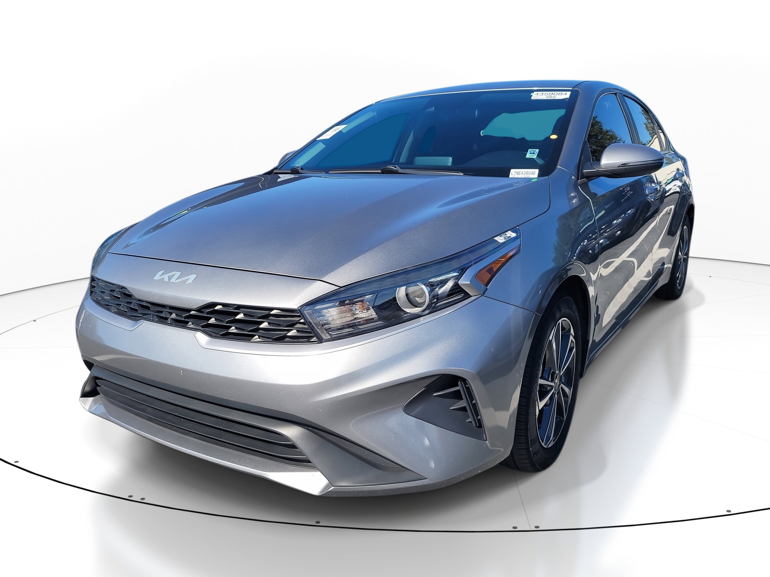 2022 Kia Forte LXS photo 3