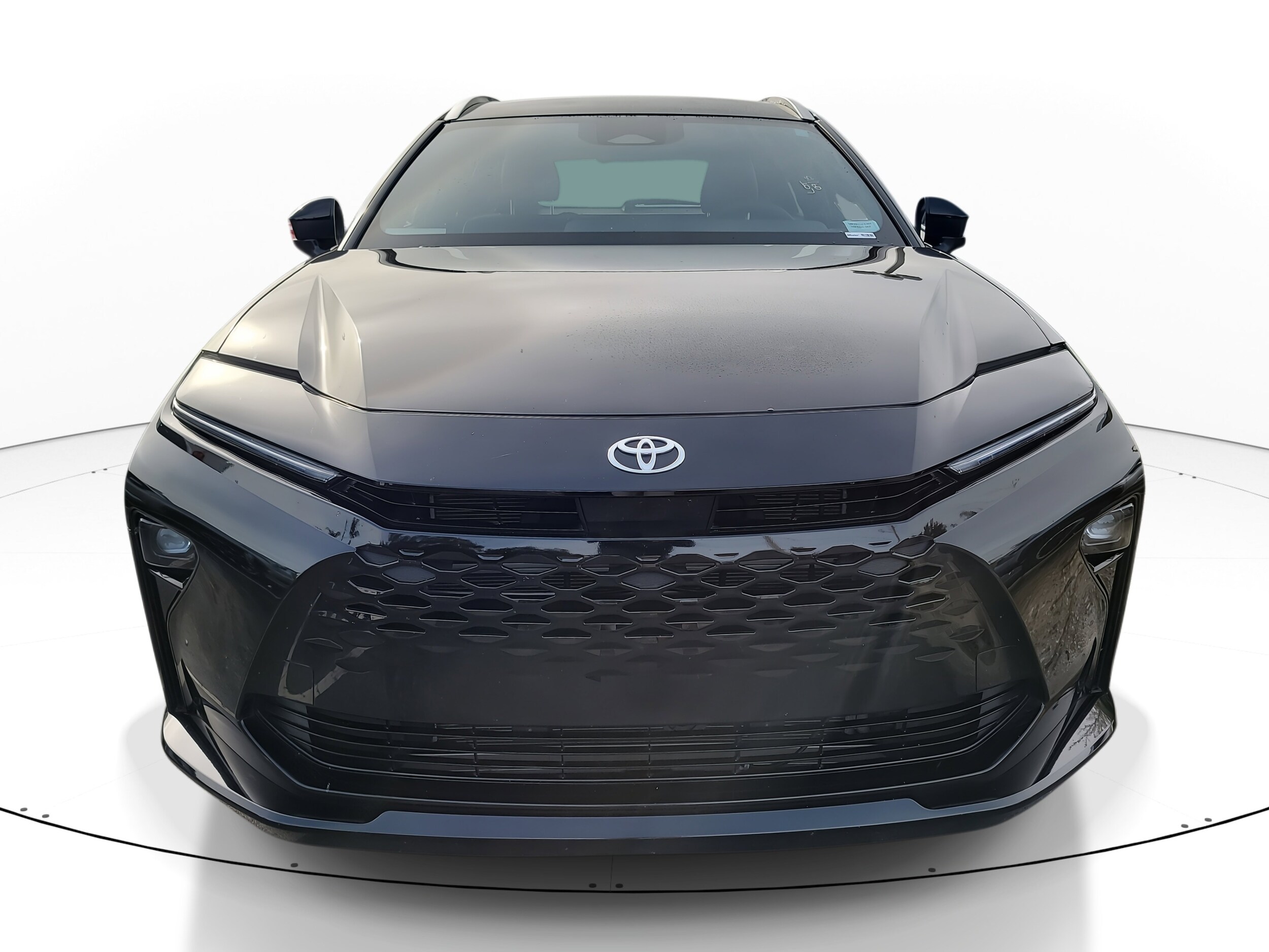 2025 Toyota Crown Signia XLE photo 2
