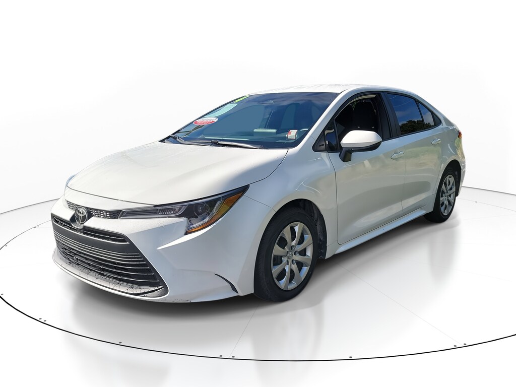 2024 Toyota Corolla LE photo 3