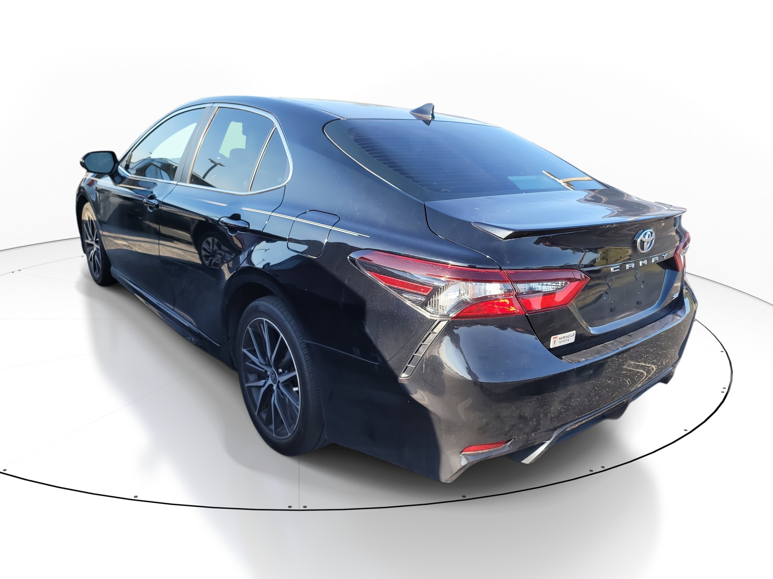 2024 Toyota Camry SE photo 4