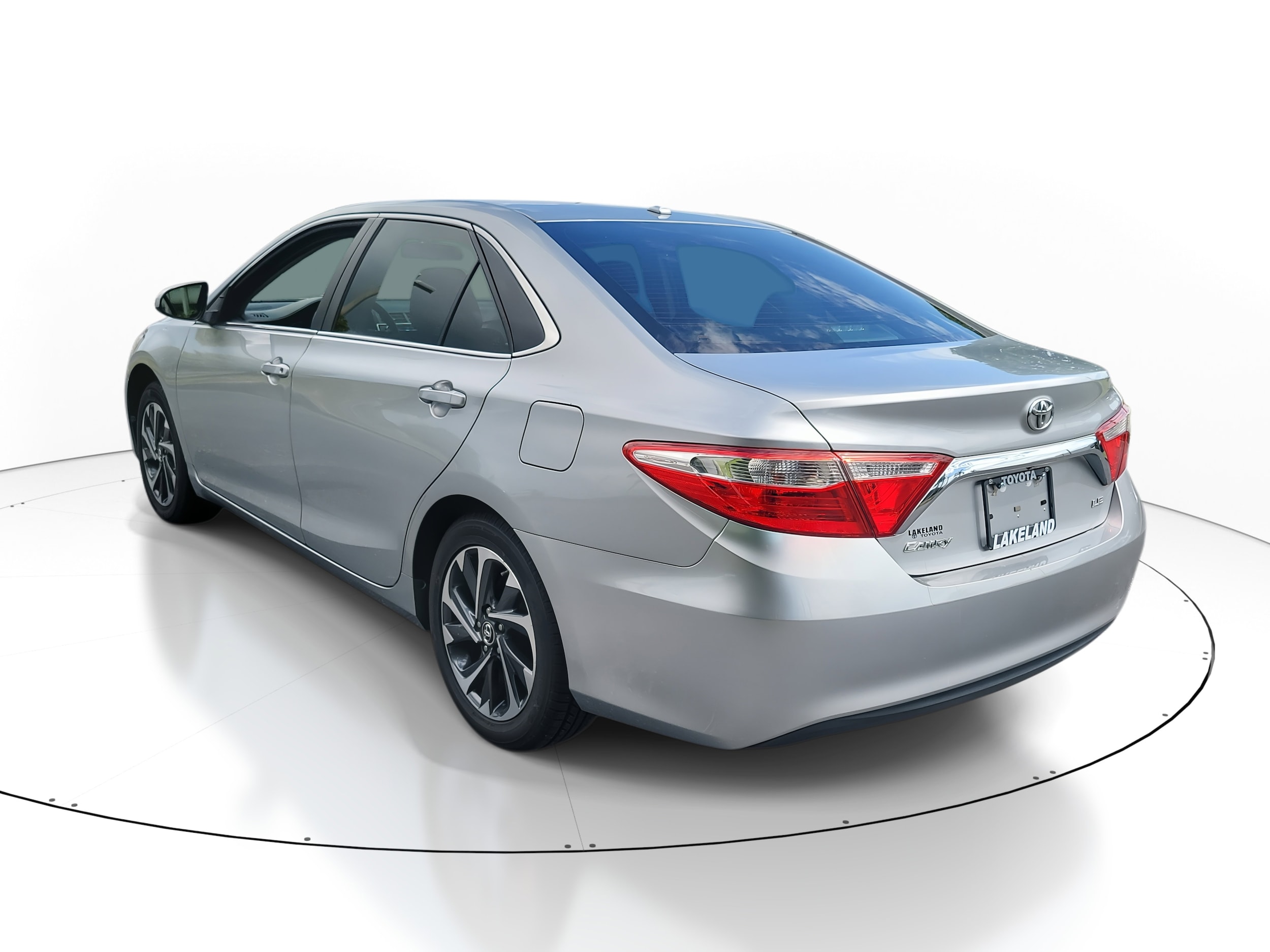 2017 Toyota Camry LE photo 4