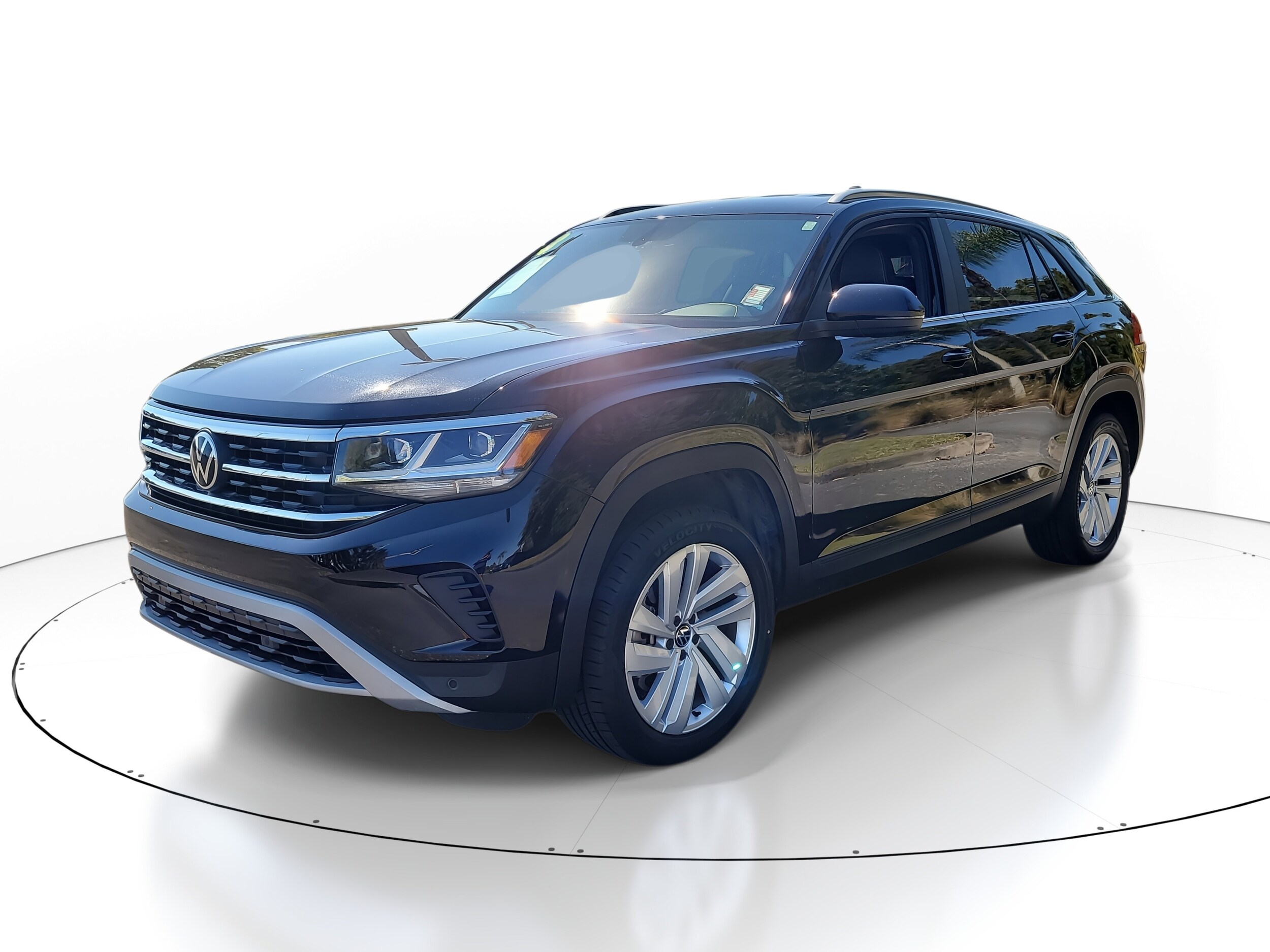 2023 Volkswagen Atlas Cross Sport V6 SE Technology photo 3