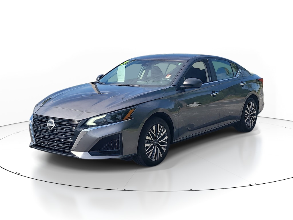 Used 2025 Nissan Altima SV Sedan