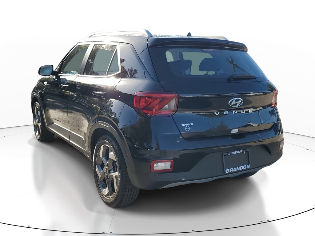 Used 2025 Hyundai Venue SEL SUV