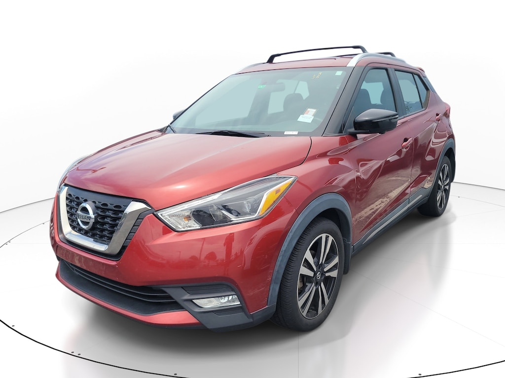 Used 2018 Nissan Kicks SR SUV