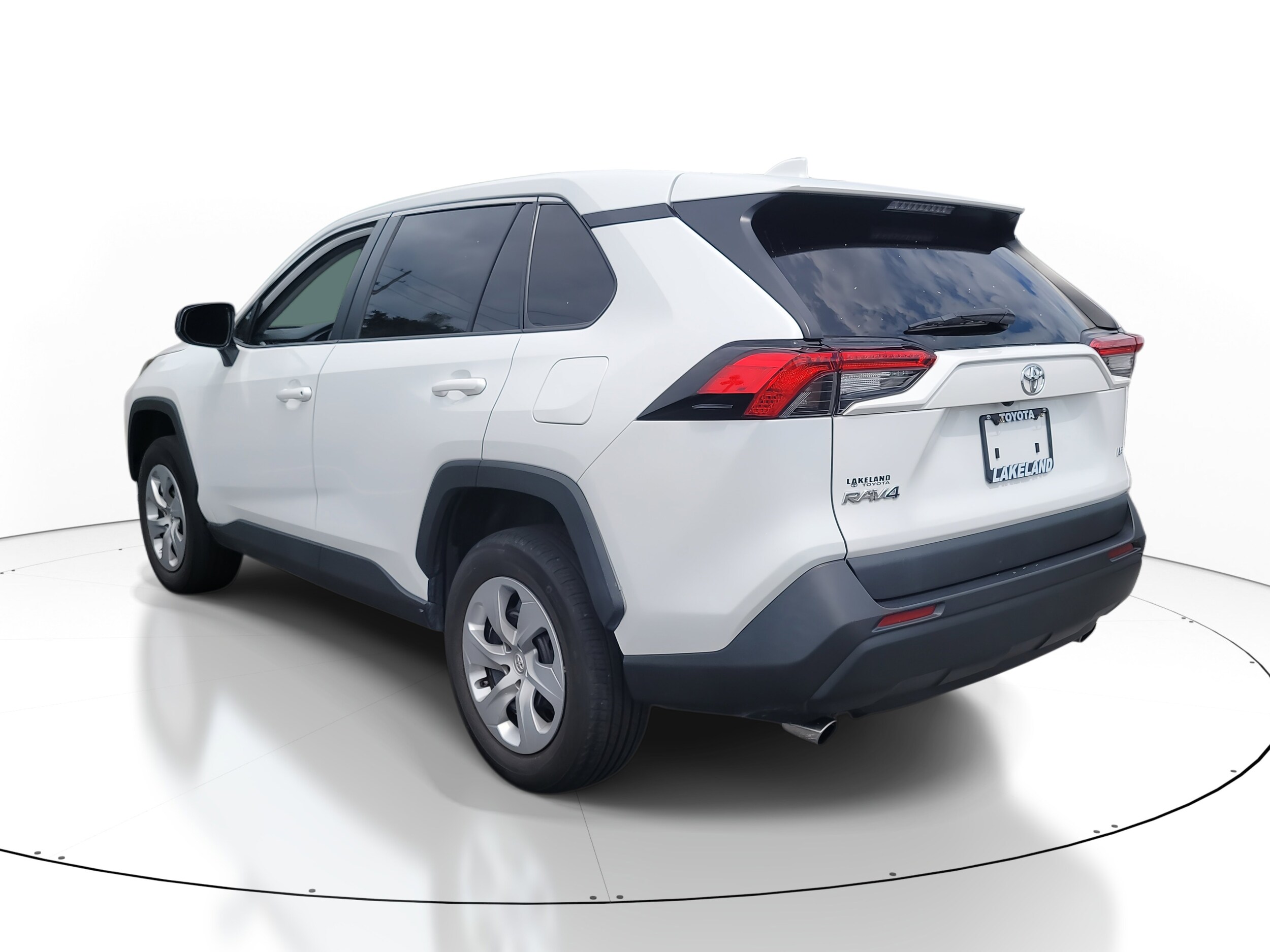 2023 Toyota RAV4 LE photo 2