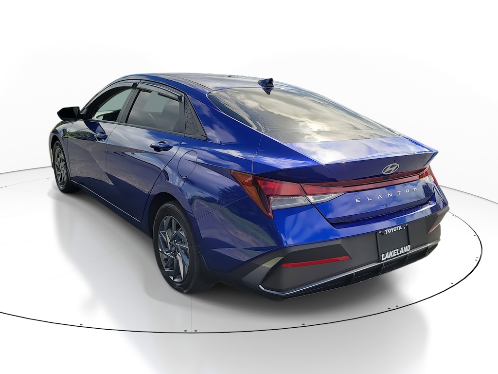 Used 2024 Hyundai Elantra SEL Sedan