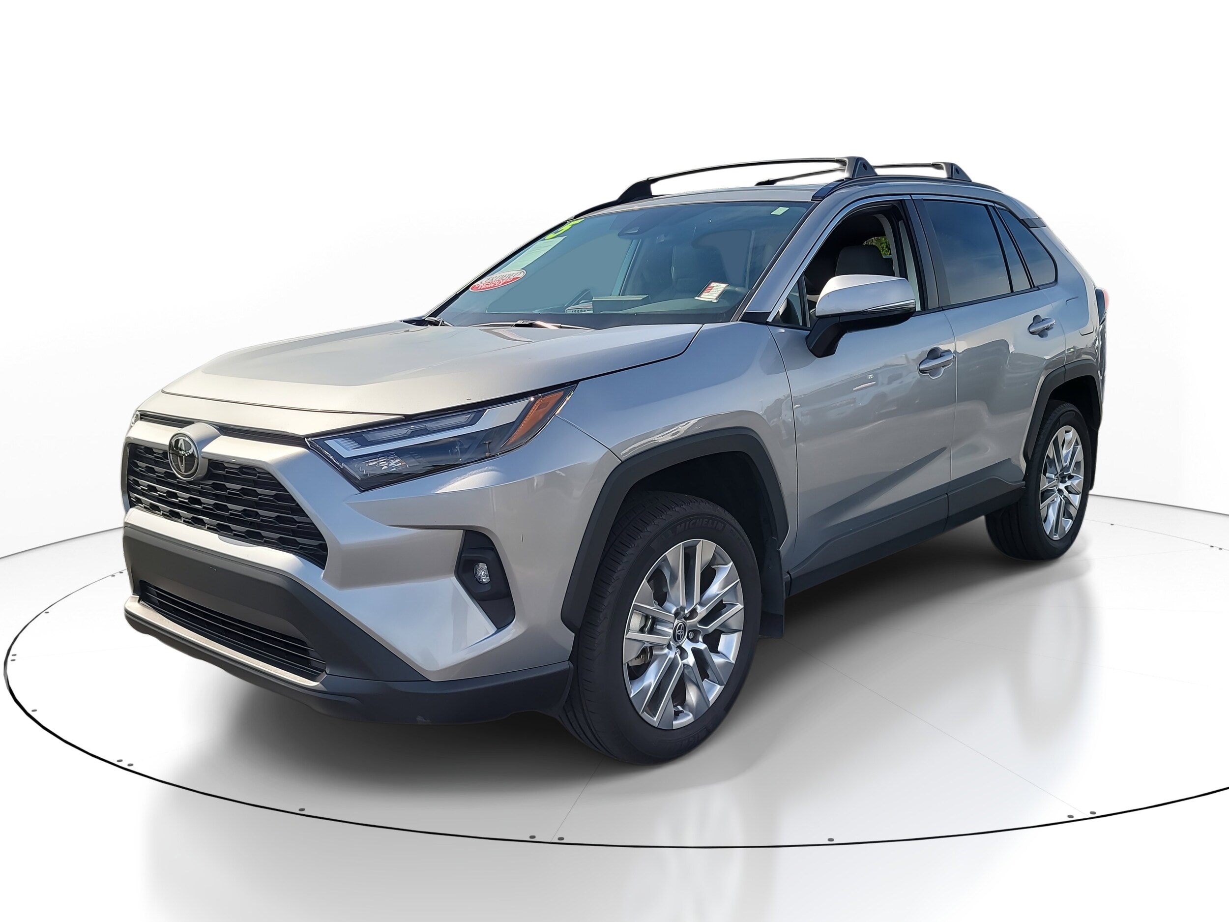 2025 Toyota RAV4 XLE Premium photo 3