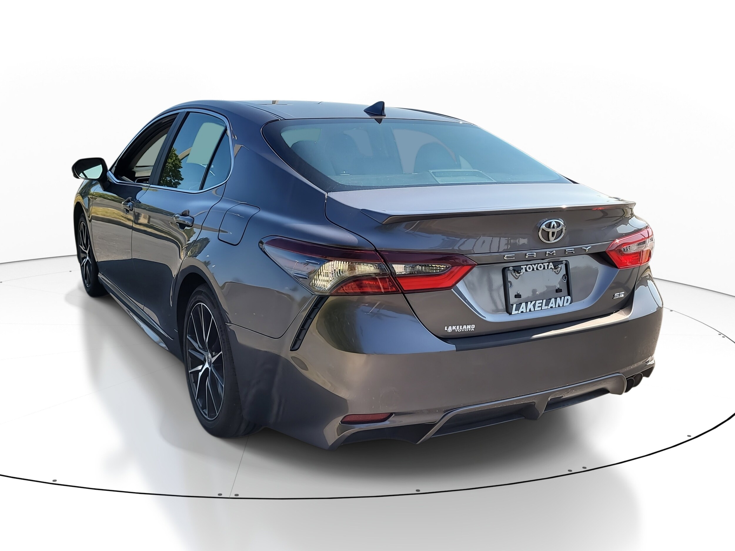 2022 Toyota Camry SE photo 4