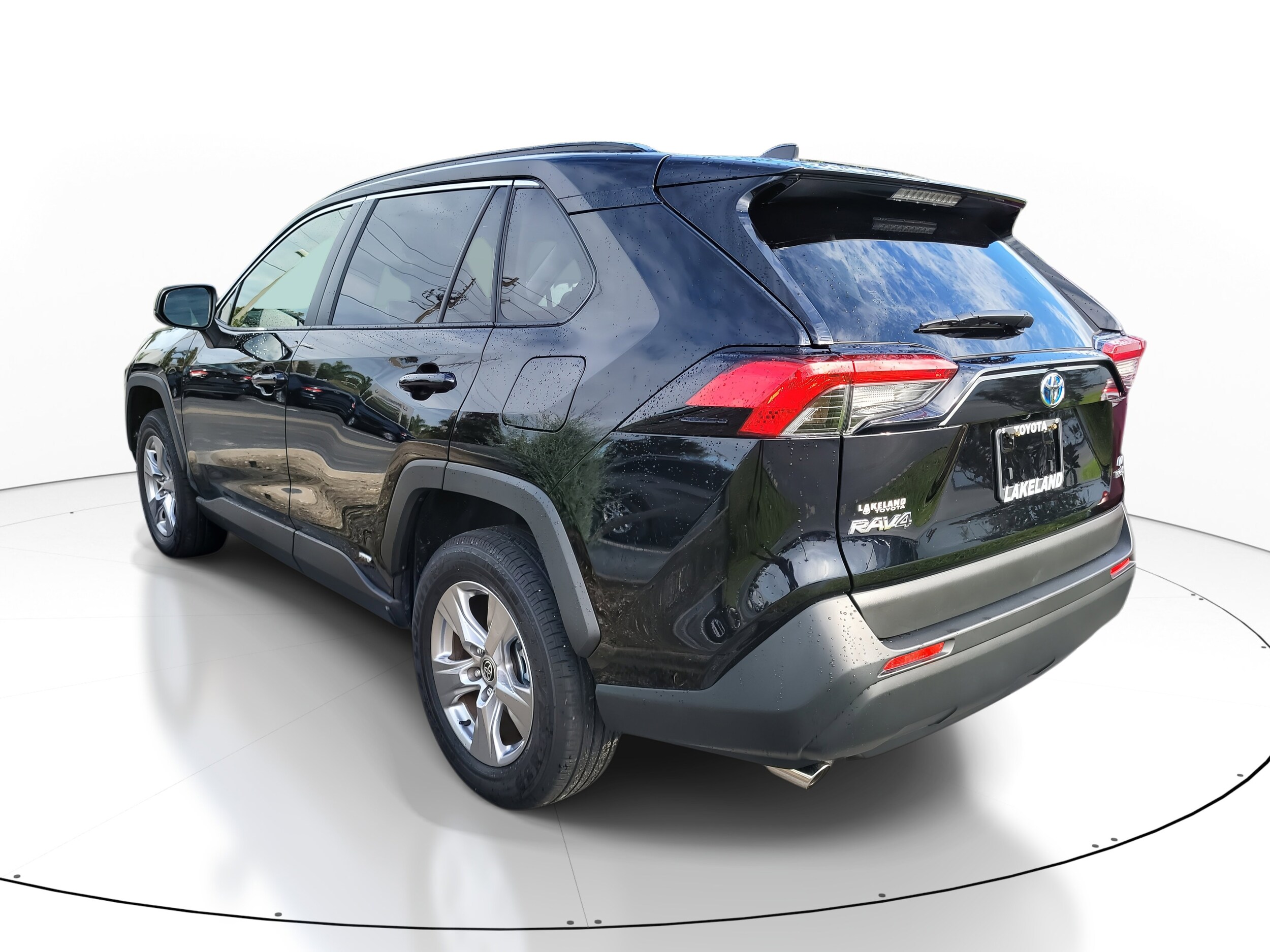 2024 Toyota RAV4 Hybrid LE photo 2