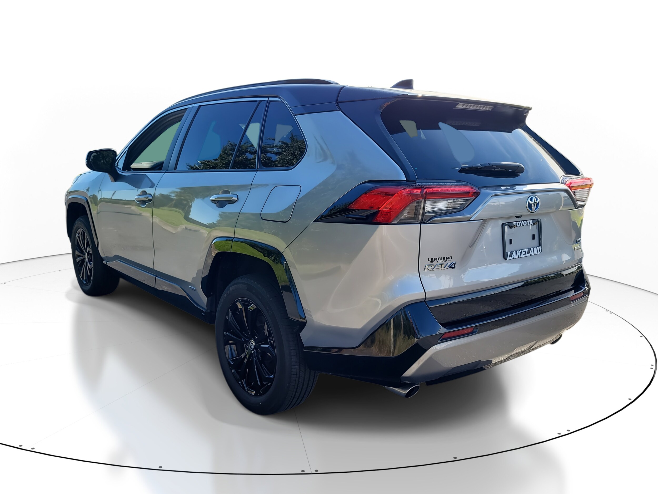 2023 Toyota RAV4 Hybrid XSE photo 2