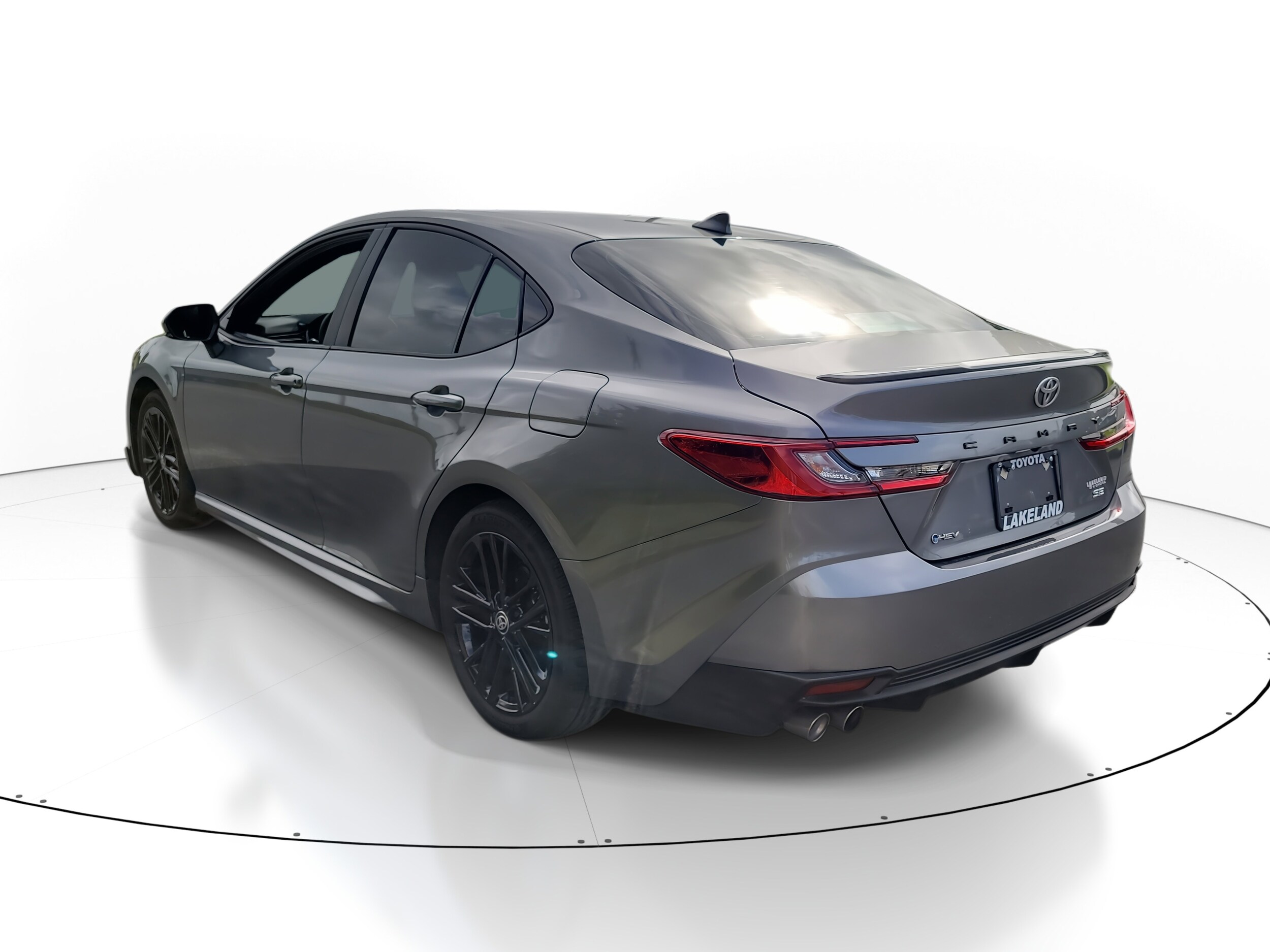 2025 Toyota Camry SE photo 4