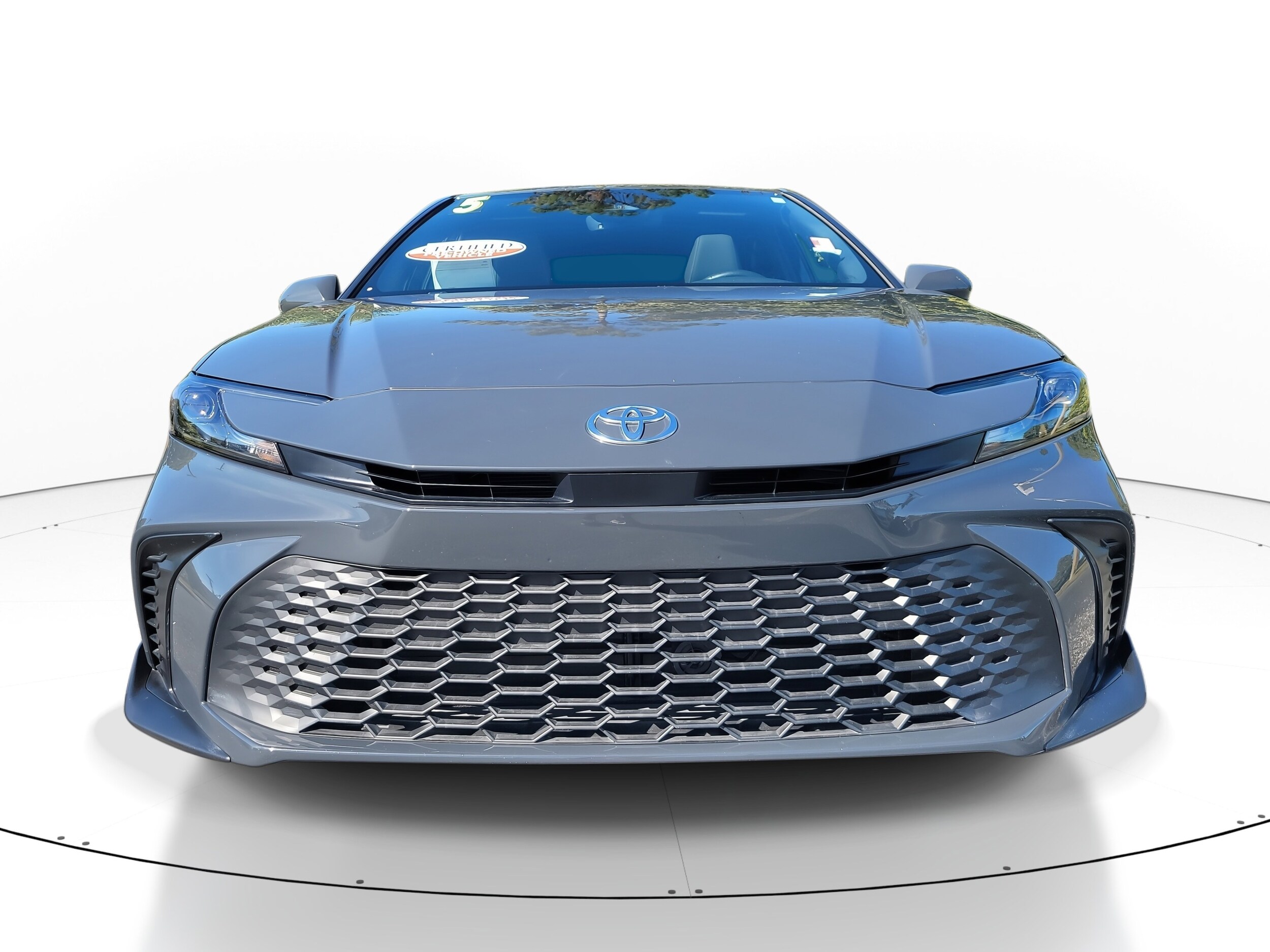 2025 Toyota Camry Hybrid SE photo 2