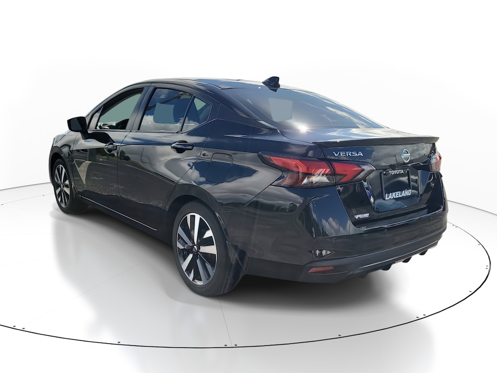 2022 Nissan Versa 1.6 SR photo 4