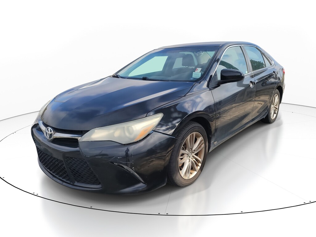 Used 2016 Toyota Camry SE Sedan
