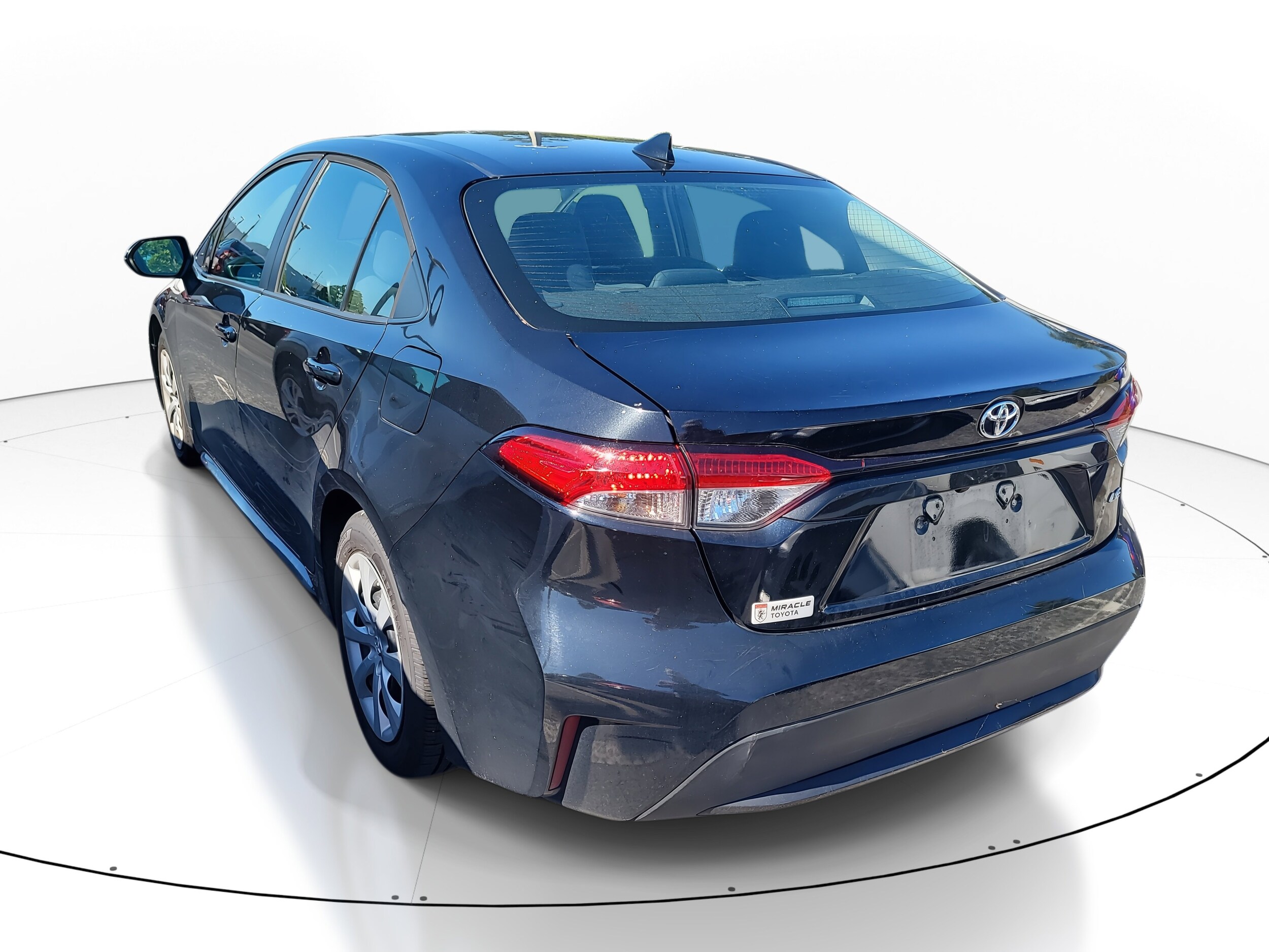2022 Toyota Corolla LE photo 4