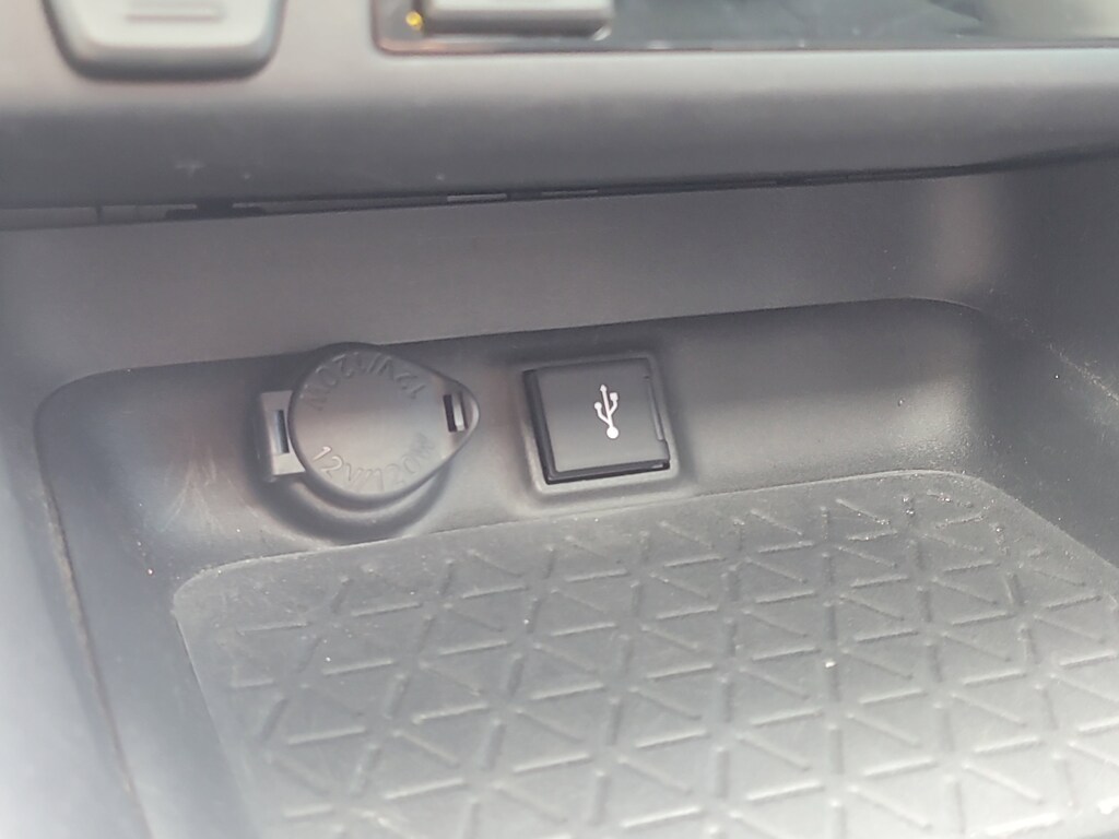 2022 Toyota RAV4 Hybrid XLE Premium photo 22