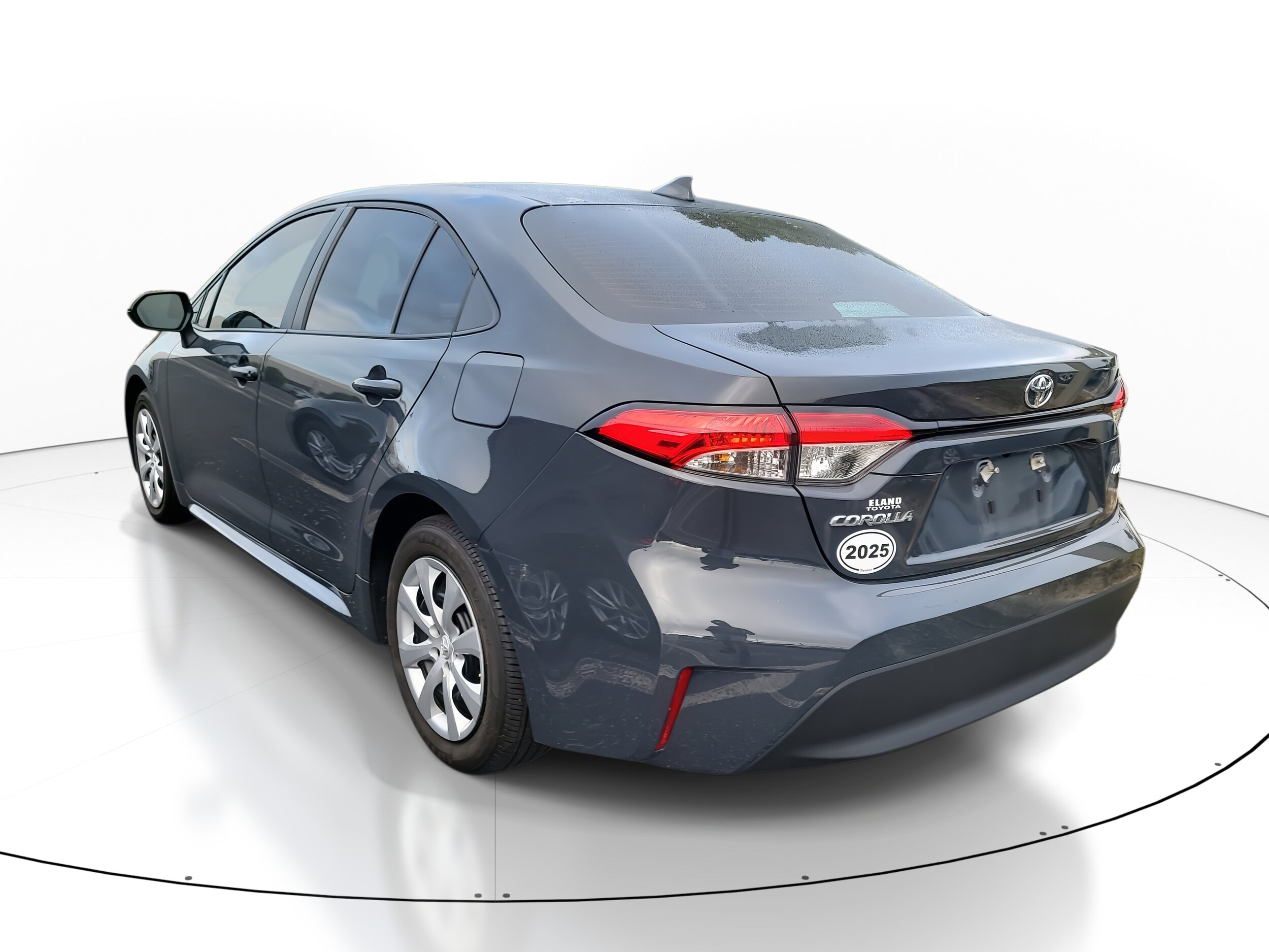 2024 Toyota Corolla LE photo 4
