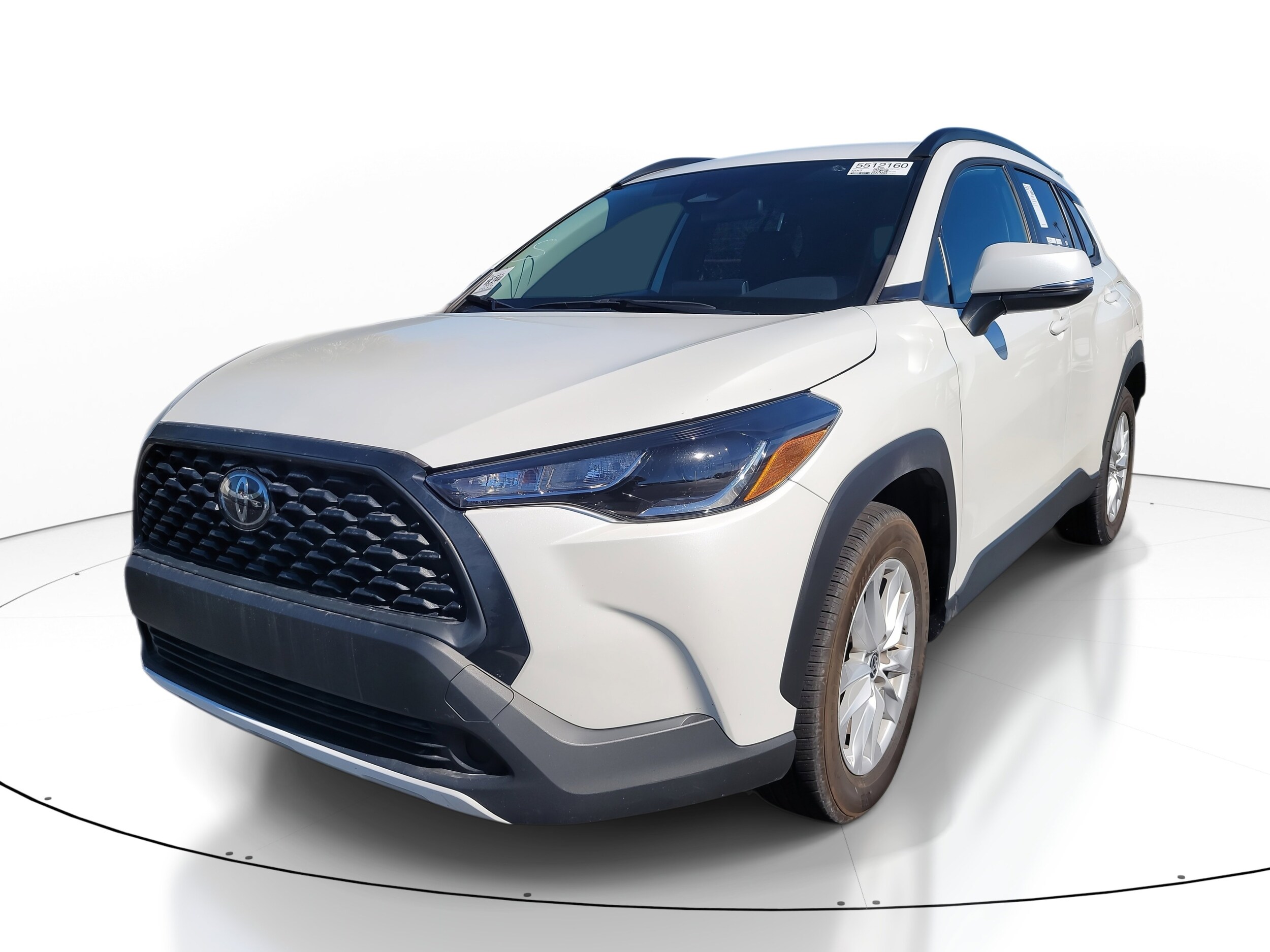 2023 Toyota Corolla Cross LE photo 3