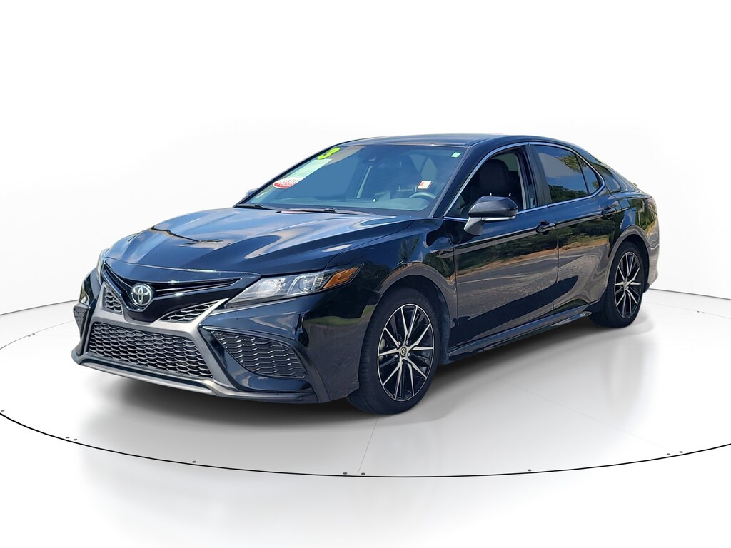Used 2023 Toyota Camry SE Sedan