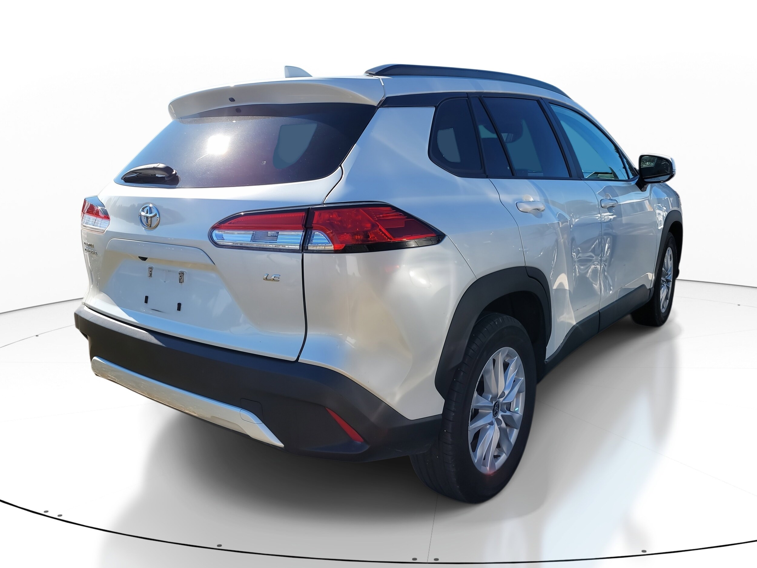 2023 Toyota Corolla Cross LE photo 4