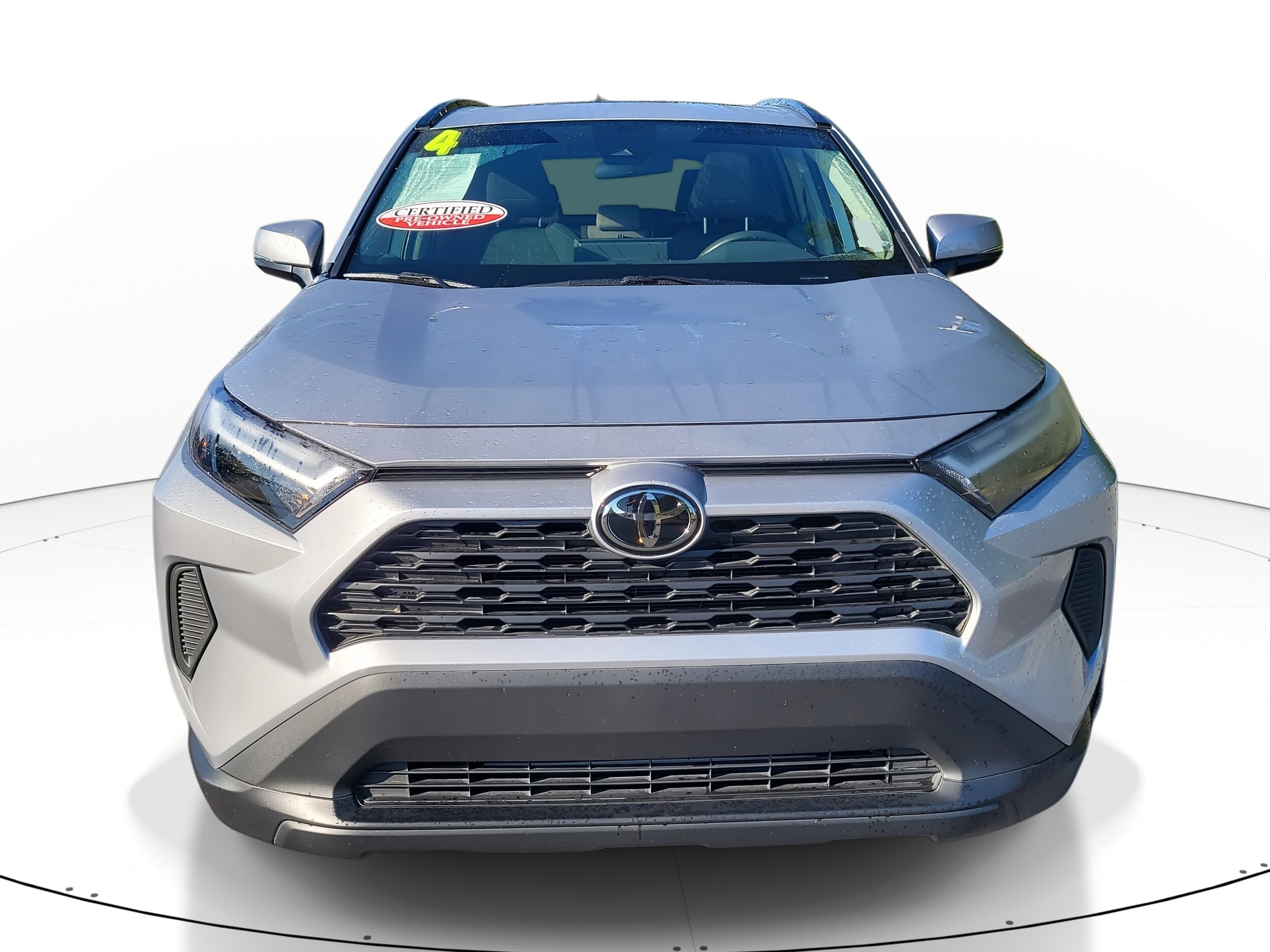 2024 Toyota RAV4 XLE photo 2