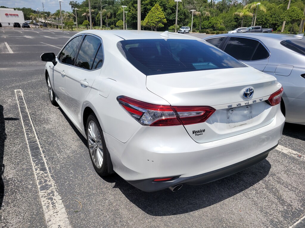Used 2020 Toyota Camry Hybrid XLE Sedan