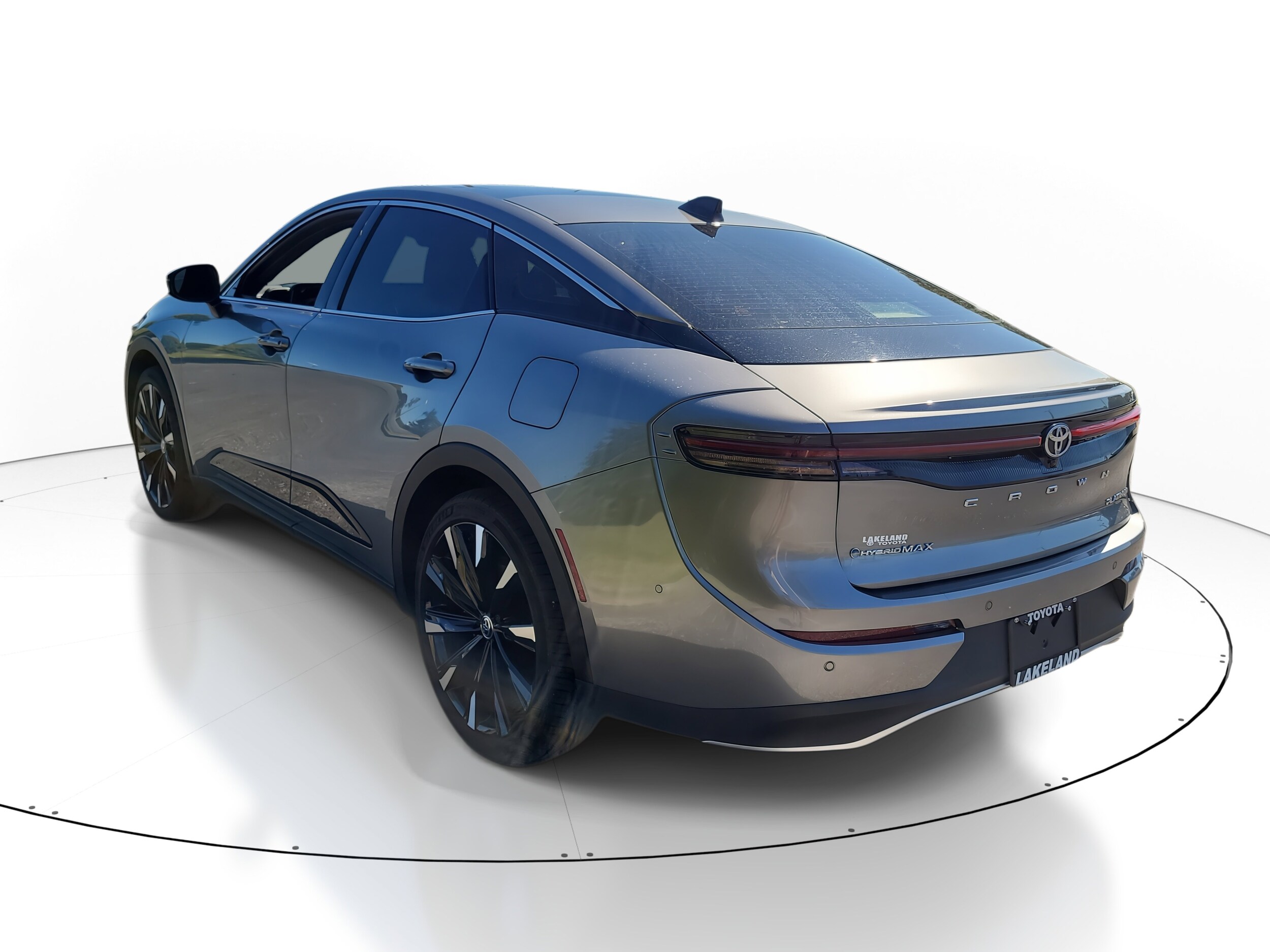 2025 Toyota Crown Platinum photo 4