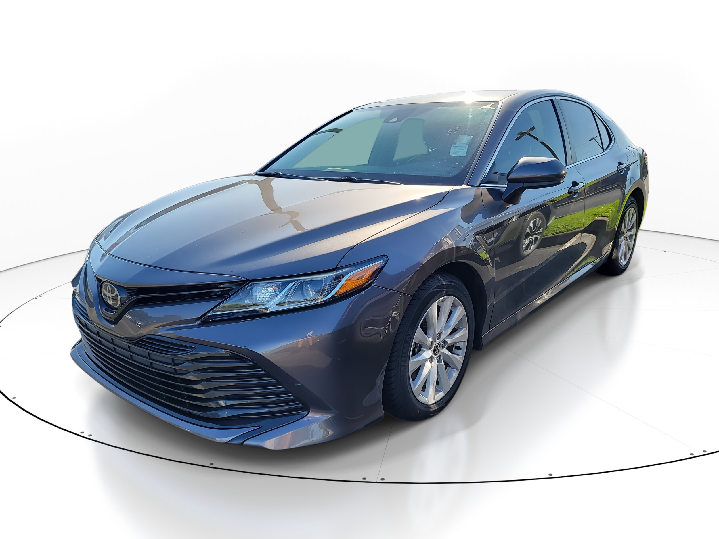 2020 Toyota Camry LE photo 3