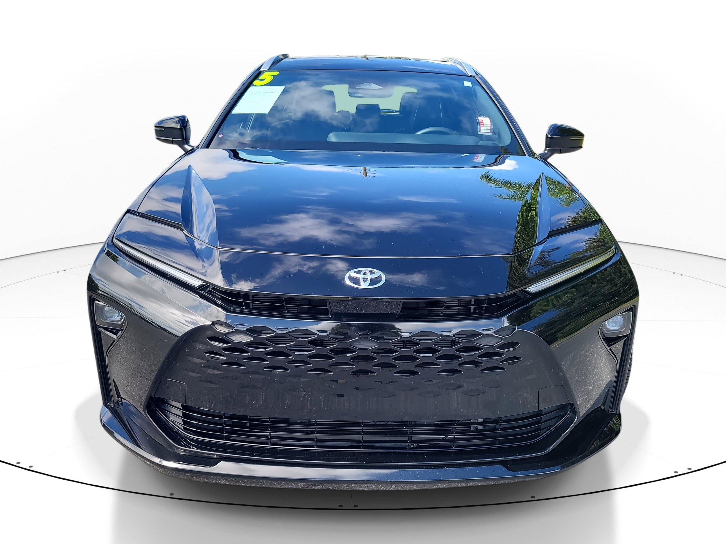 2025 Toyota Crown Signia XLE photo 2