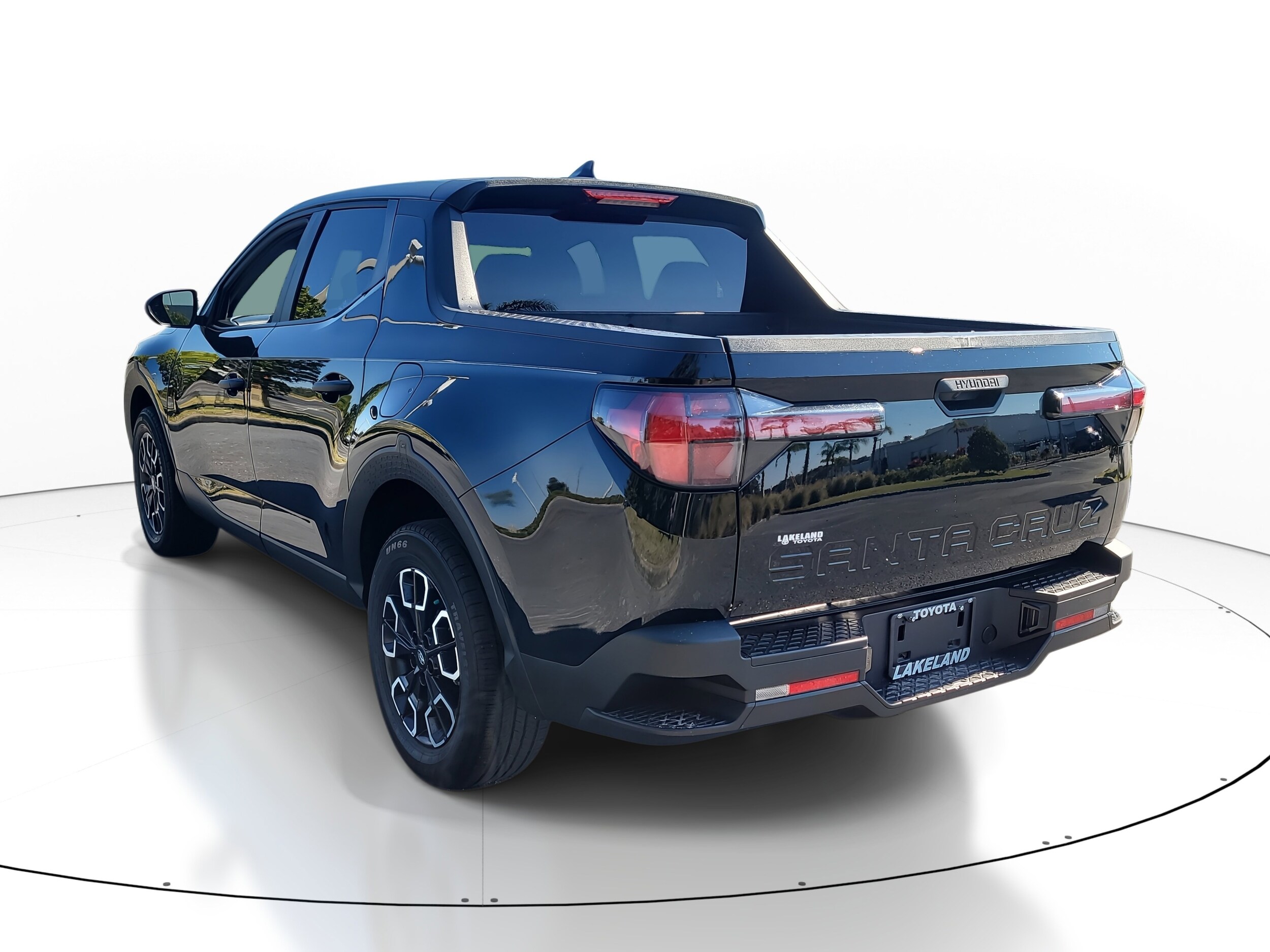 2024 Hyundai Santa Cruz SE photo 4